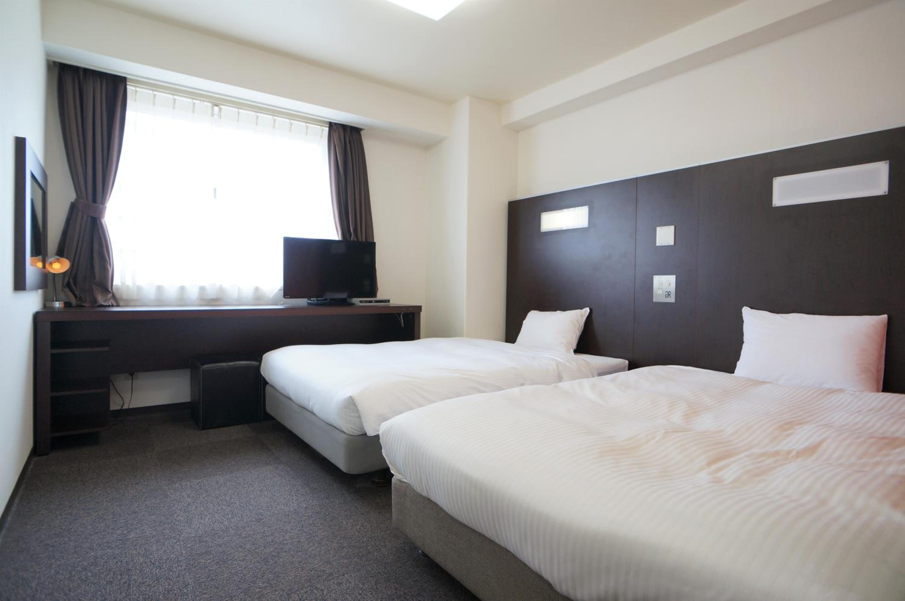 Twin Room - Smoking photo 2