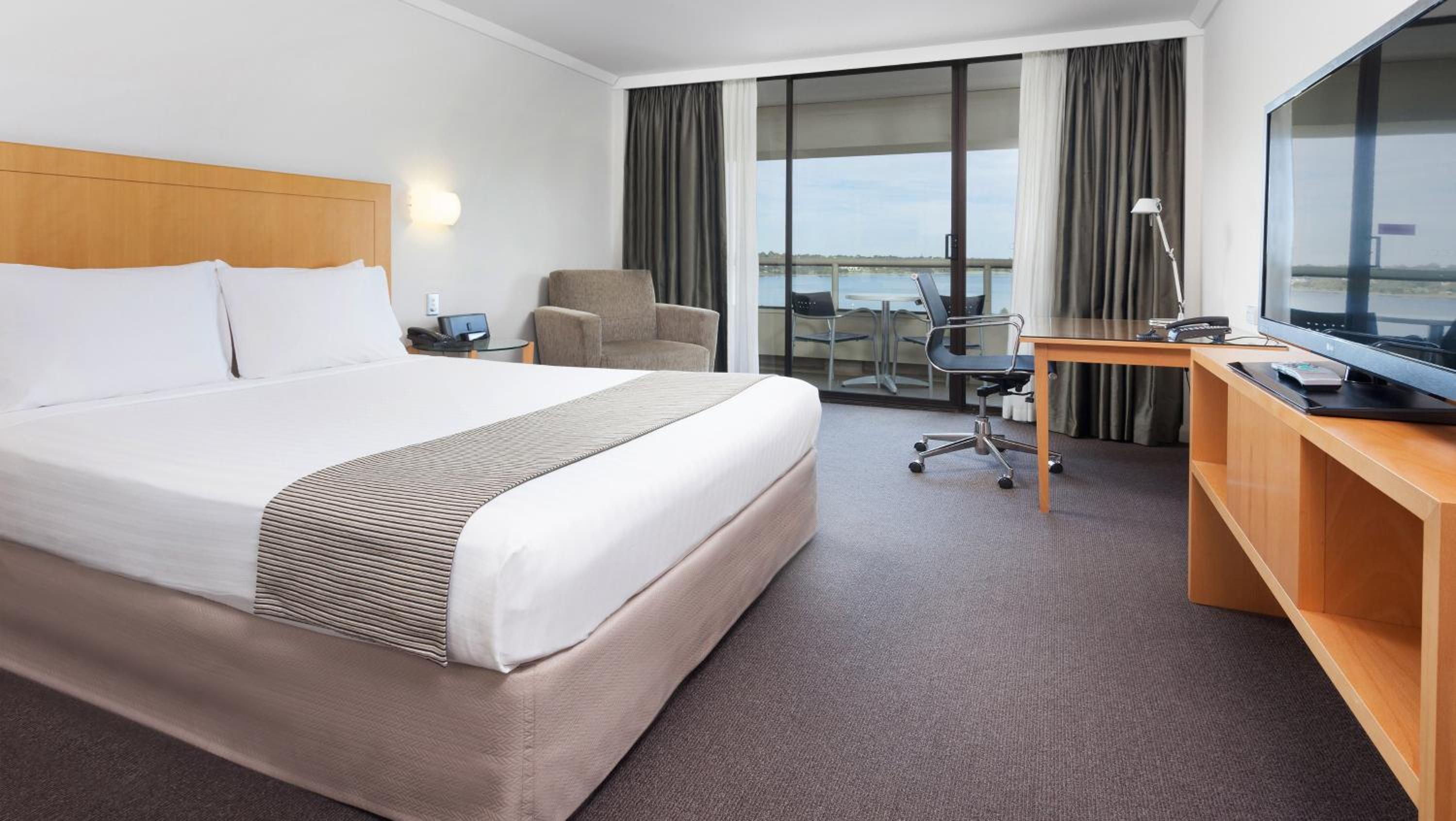 Premium Queen Room with Balcony and River View - Photo 1