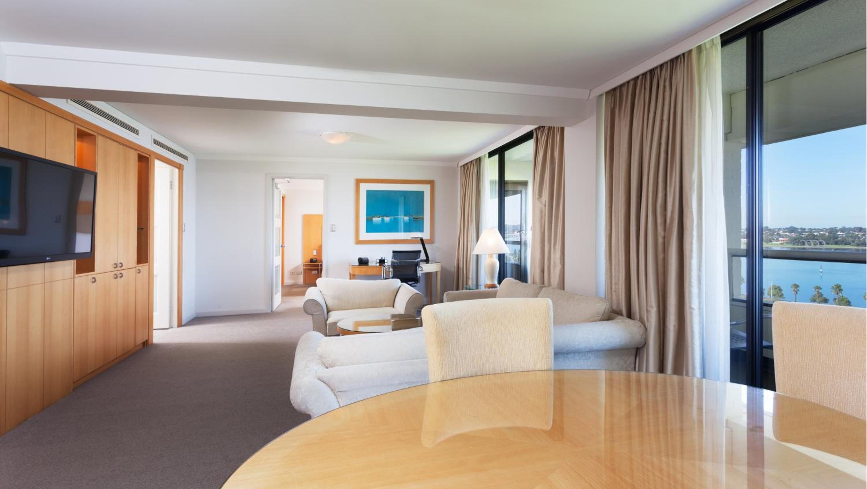 One-Bedroom Suite with River view - Top Floor - Photo 1