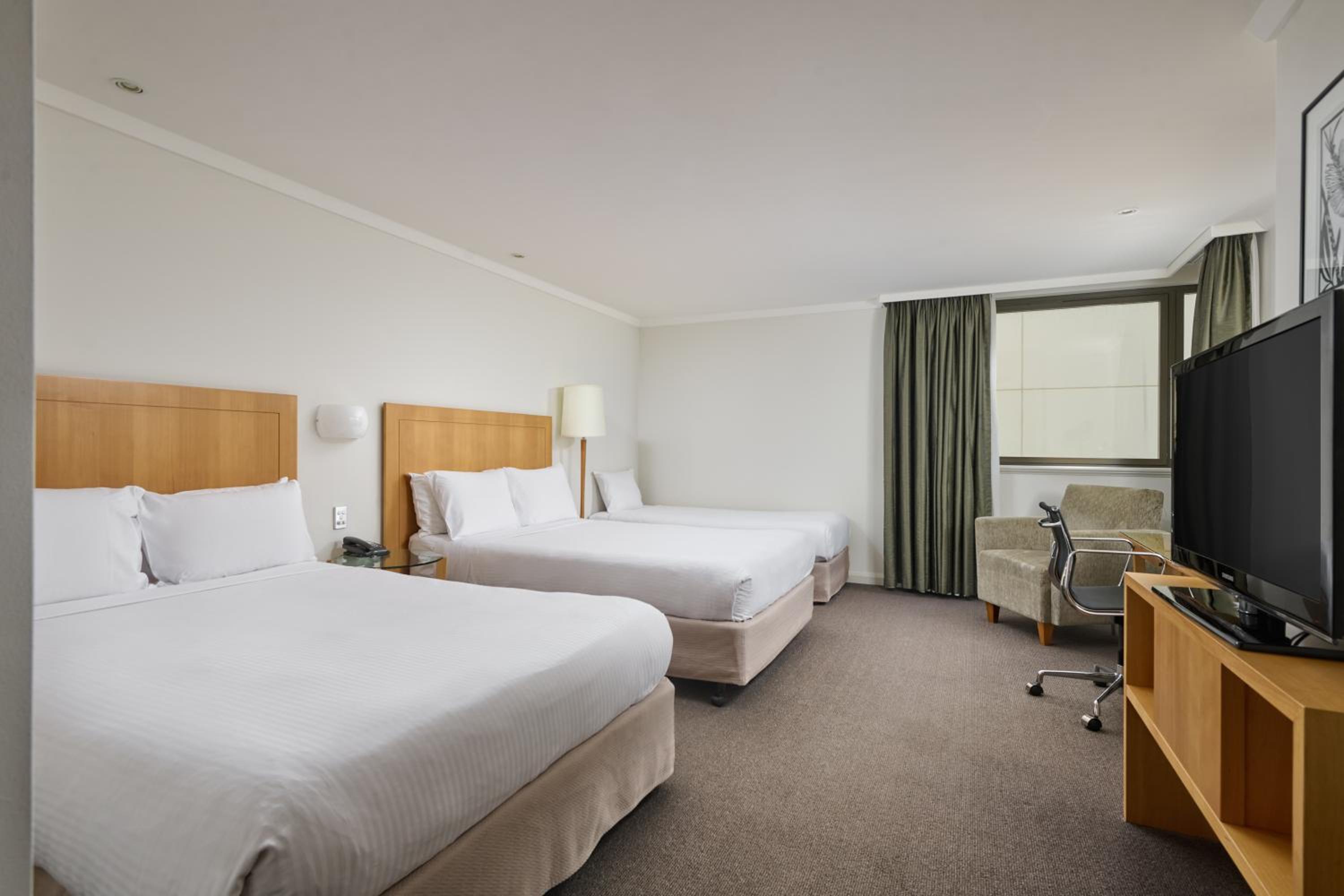 Standard Double Room with One Single Bed - Photo 1