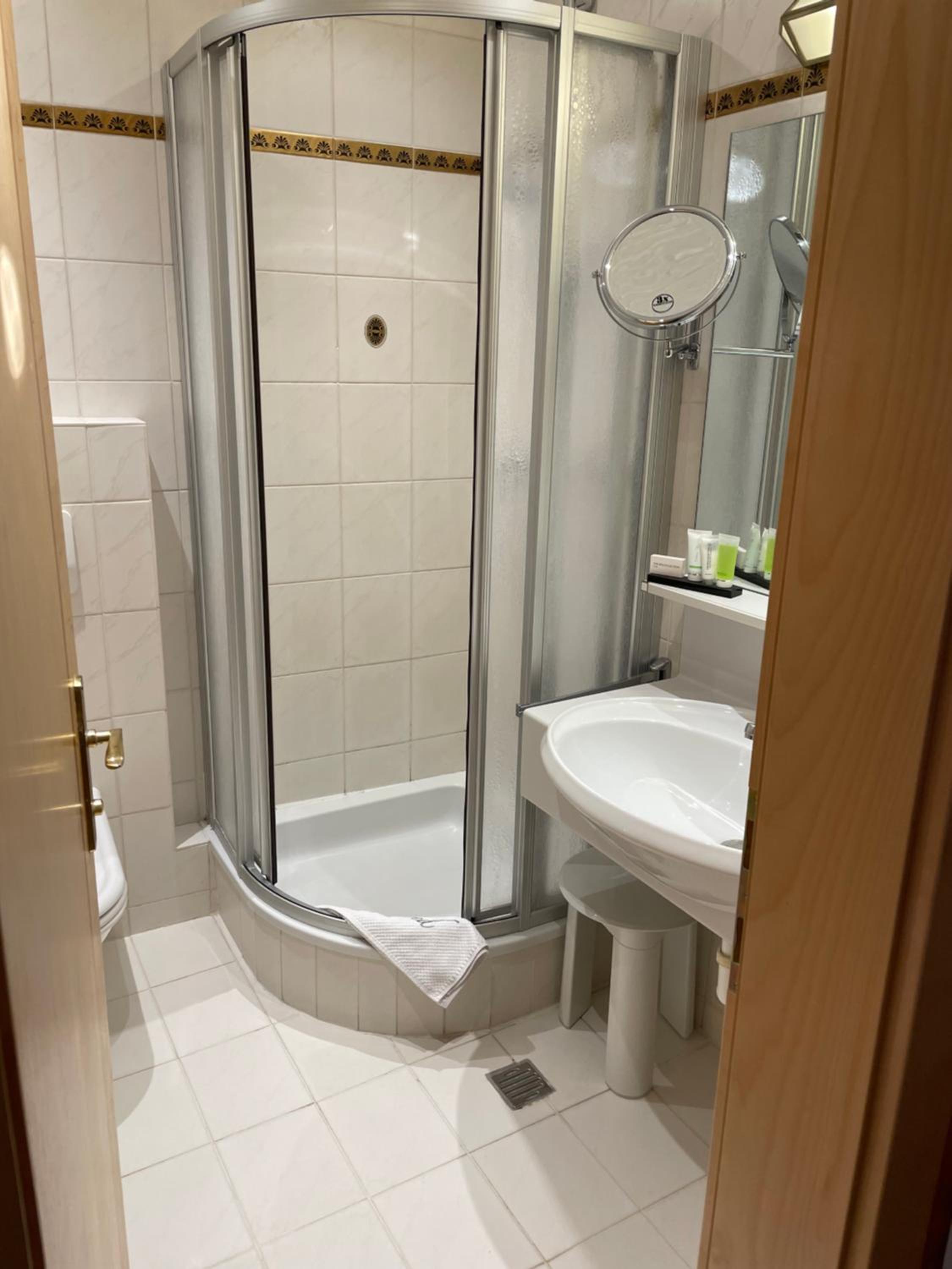 Single Room with Balcony photo 3