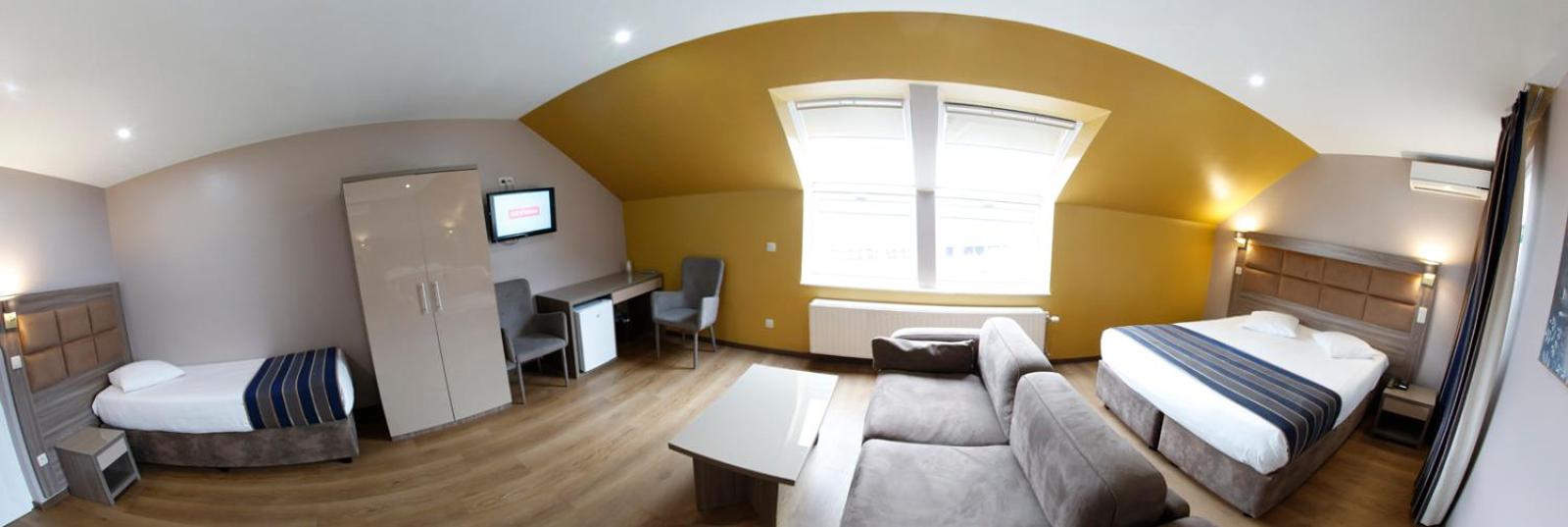 Deluxe Family Room - Photo 1