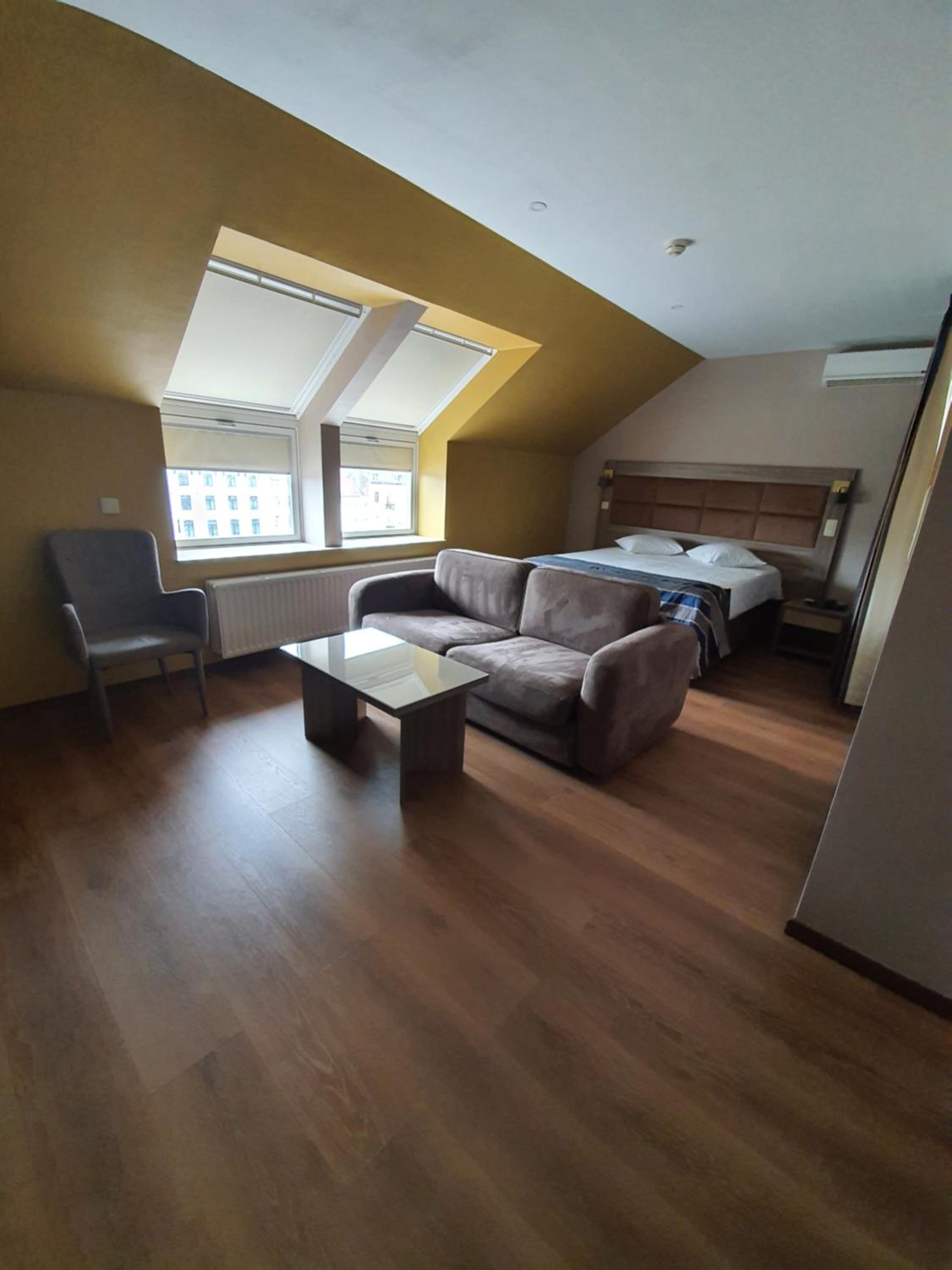 Deluxe Family Room - Photo 5