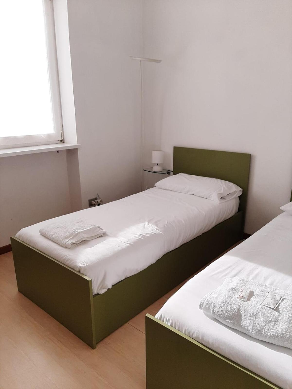 Twin Room with Private Bathroom photo 2