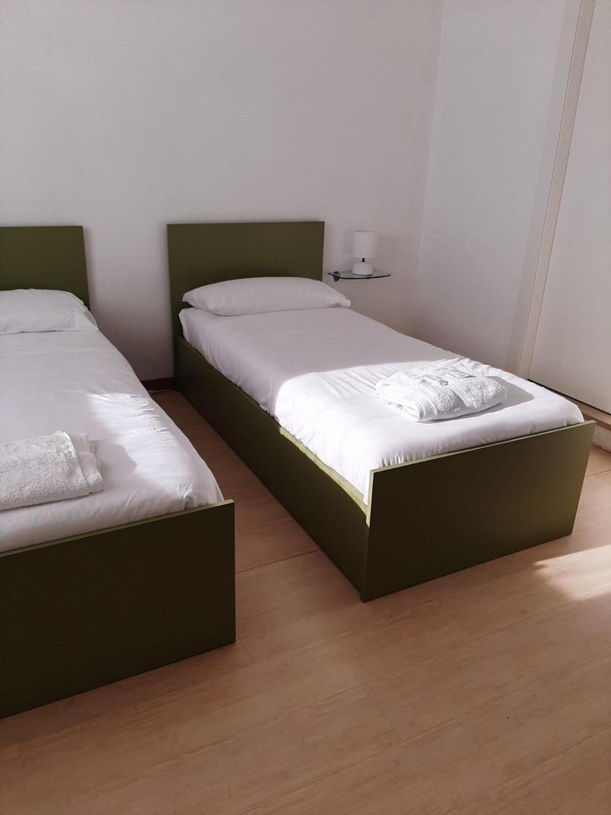 Twin Room with Private Bathroom photo 3