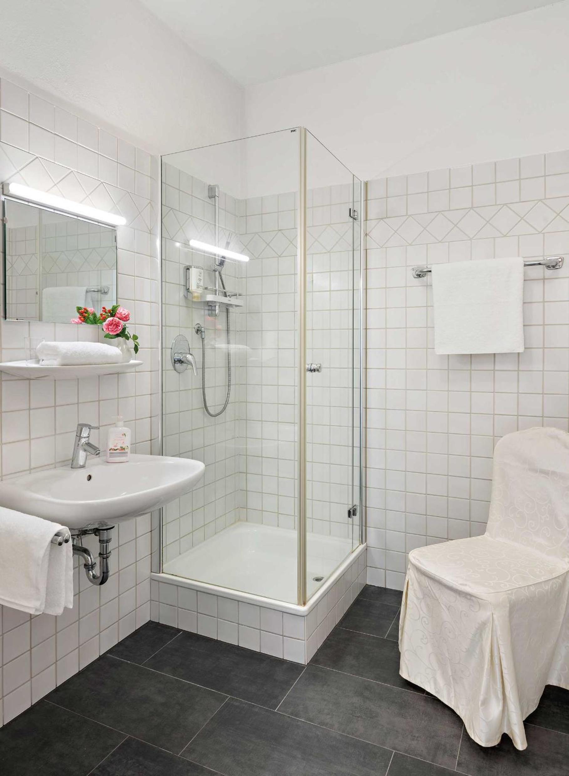 Budget Double Room photo 2