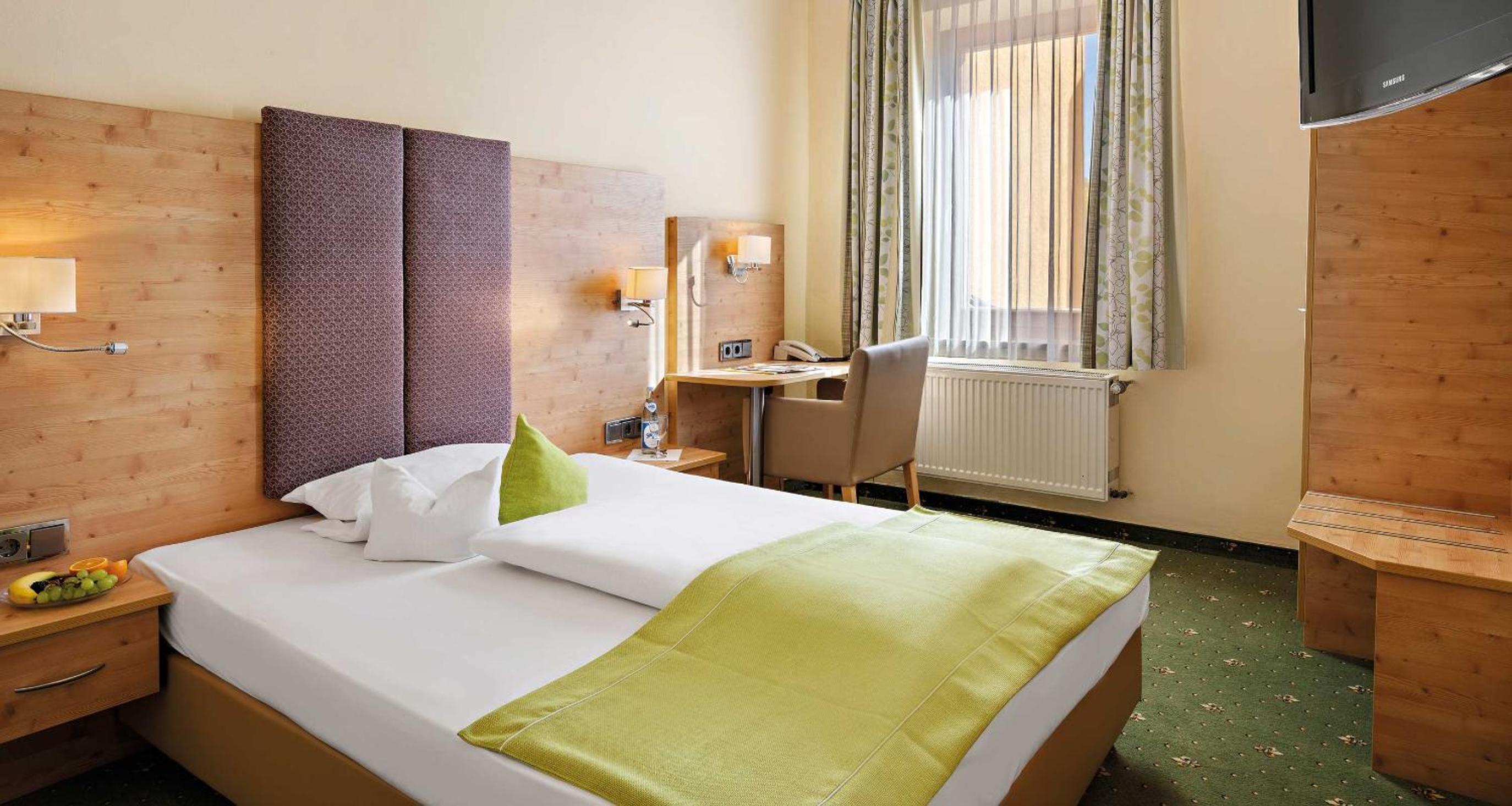 Budget Double Room photo 2
