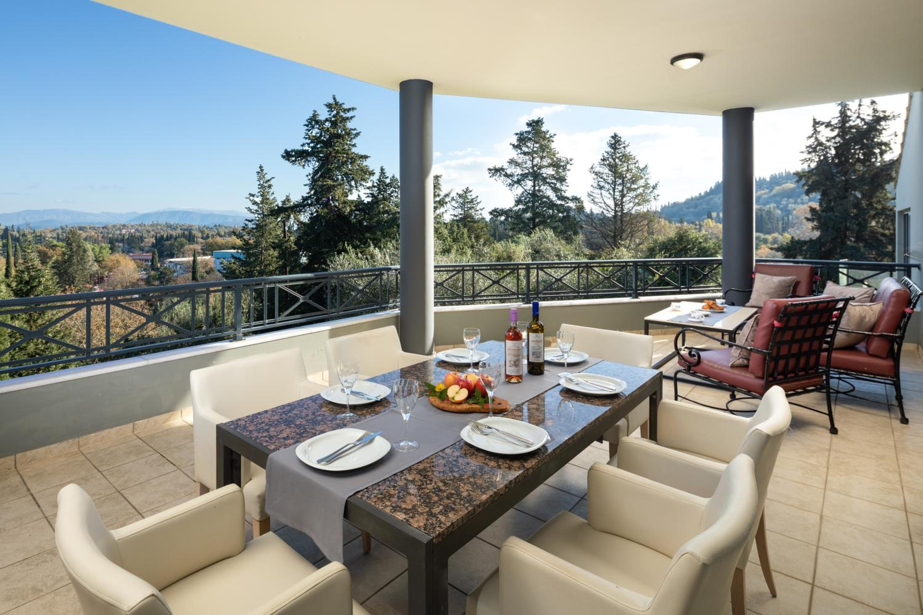 Villa photo 3
