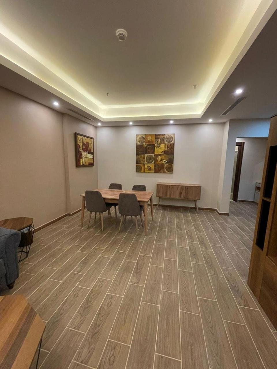 One-Bedroom Apartment - Photo 4