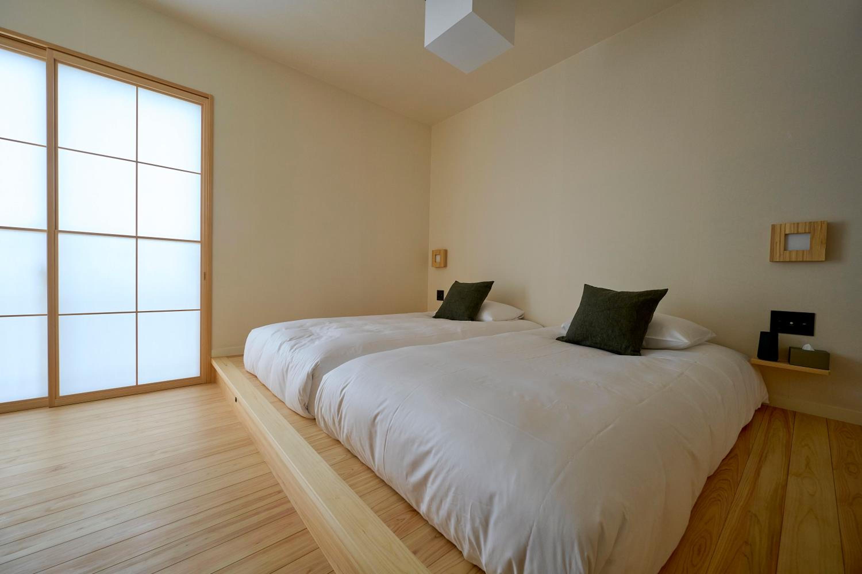 Twin Room with Shower - Photo 1