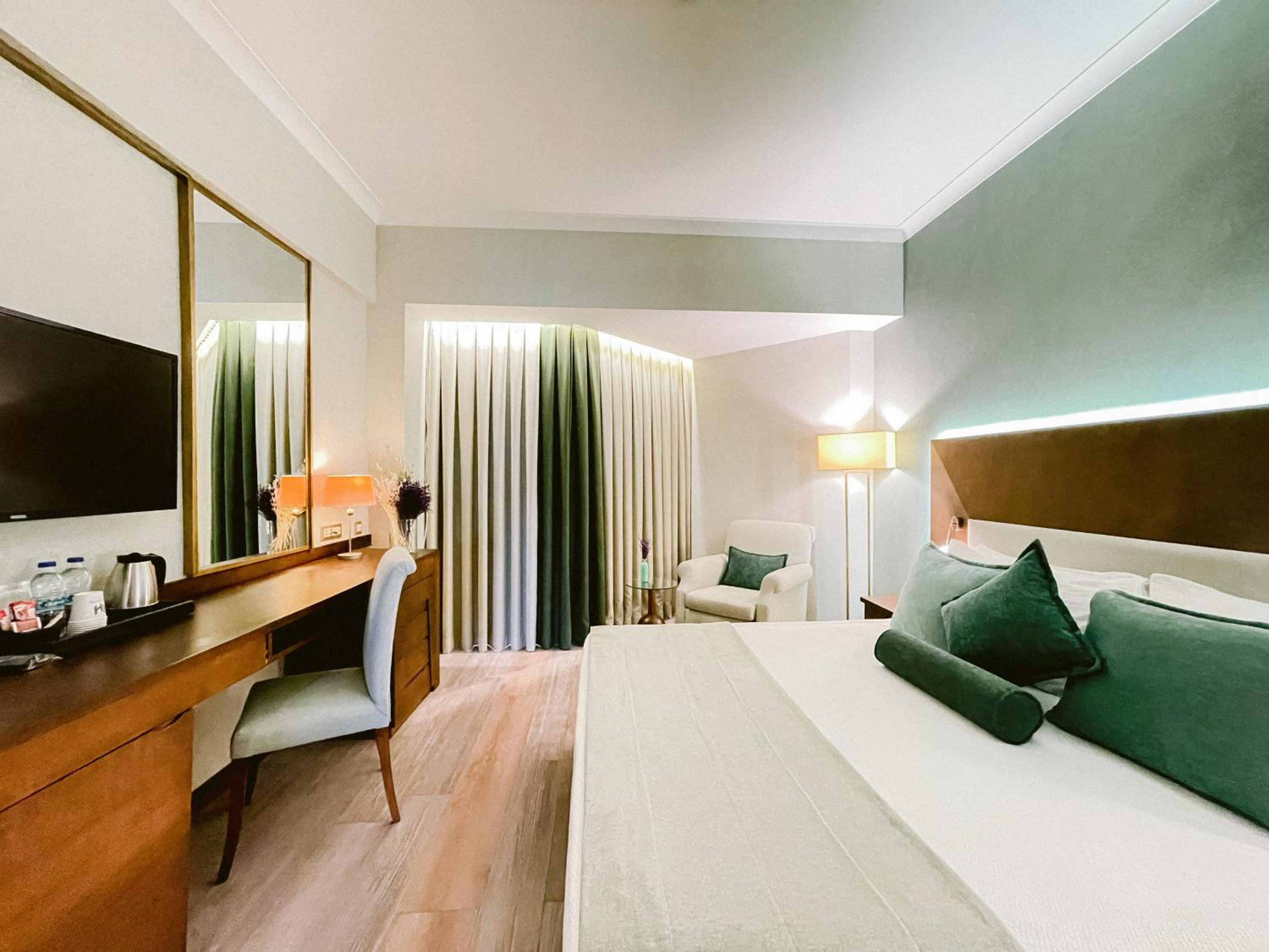 Premium Double Room - Photo 6