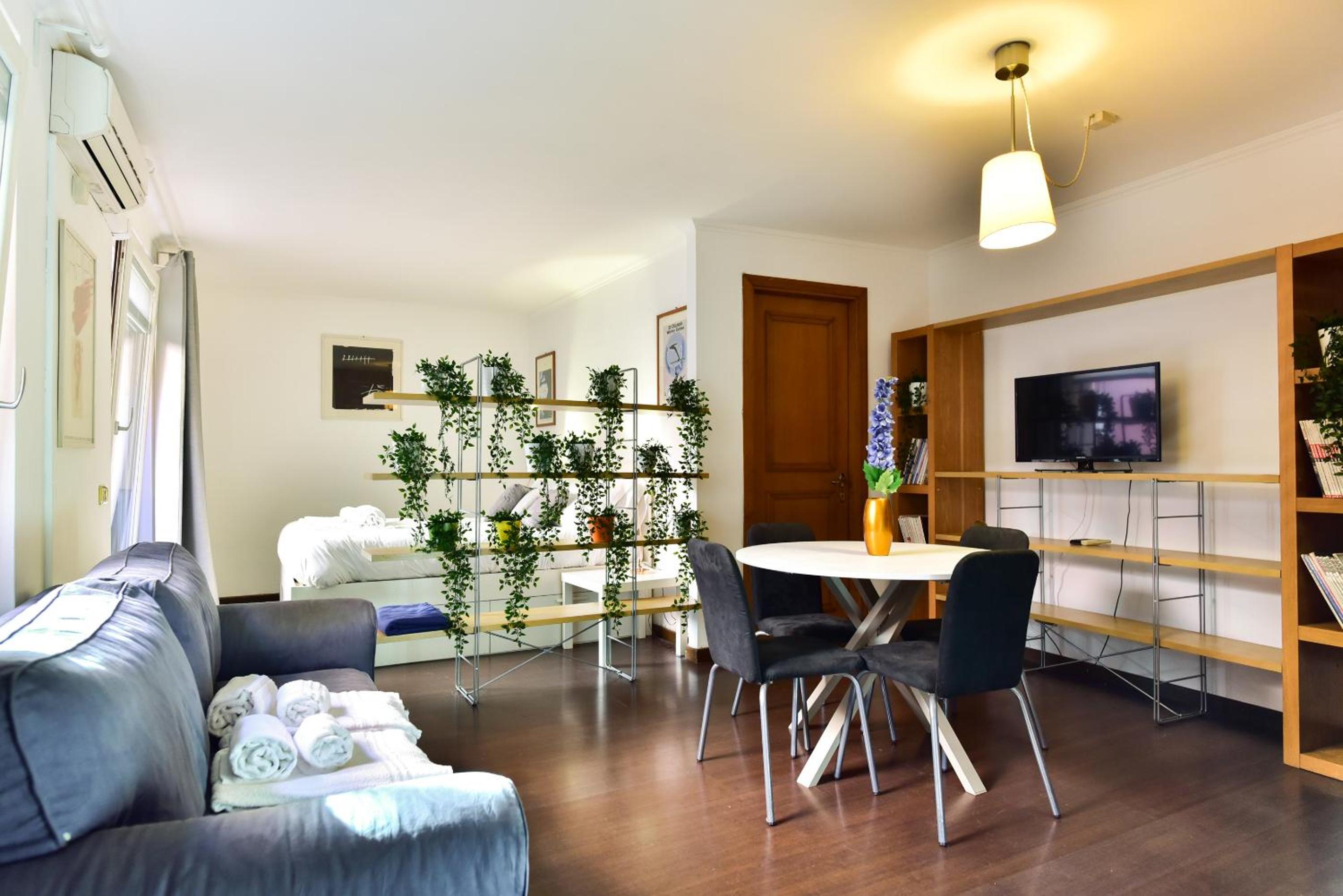Studio Apartment