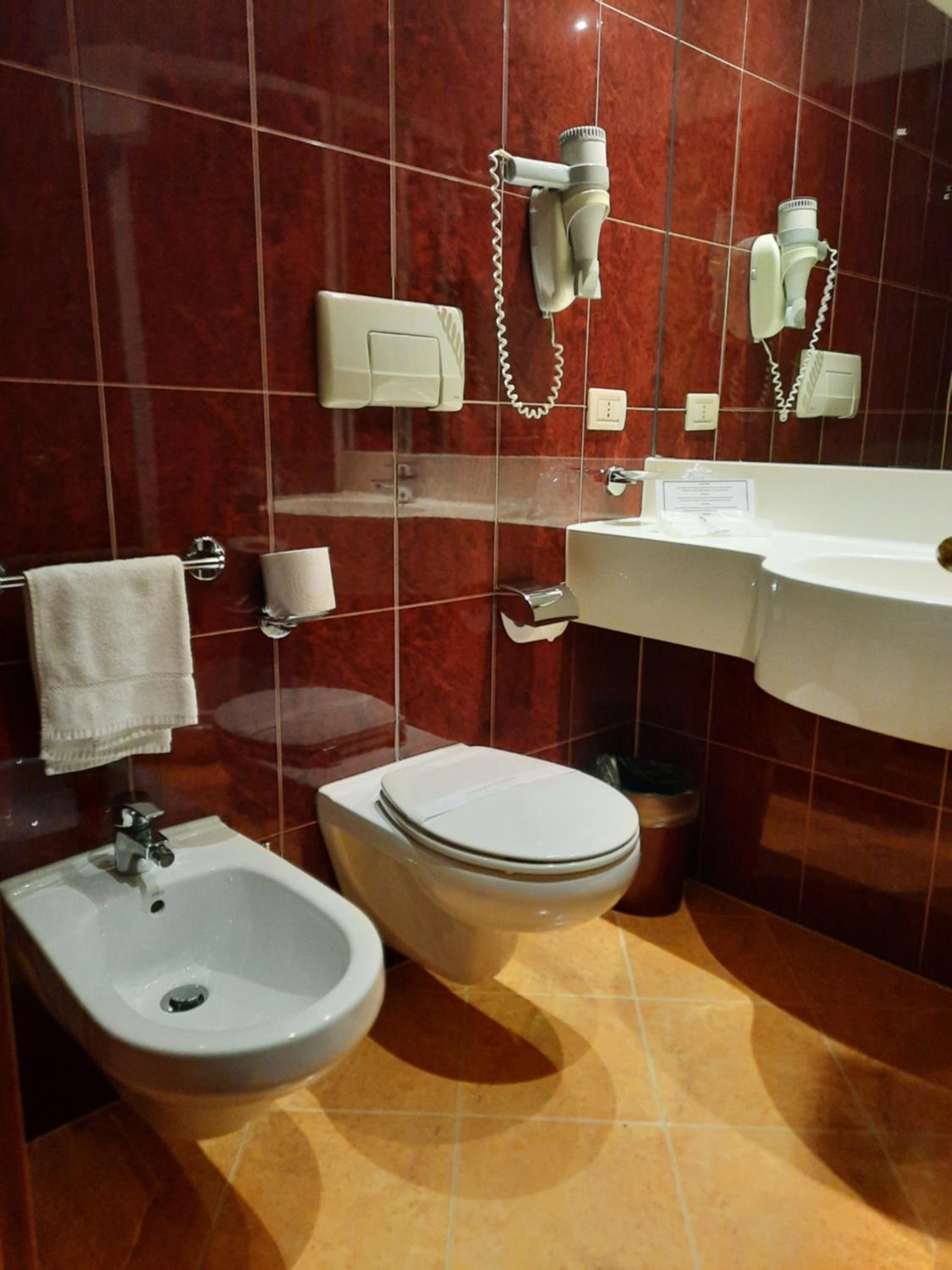 Double Room - Photo 2