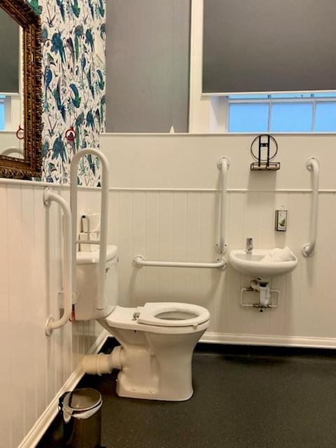 King Room - Disability Access - Photo 3