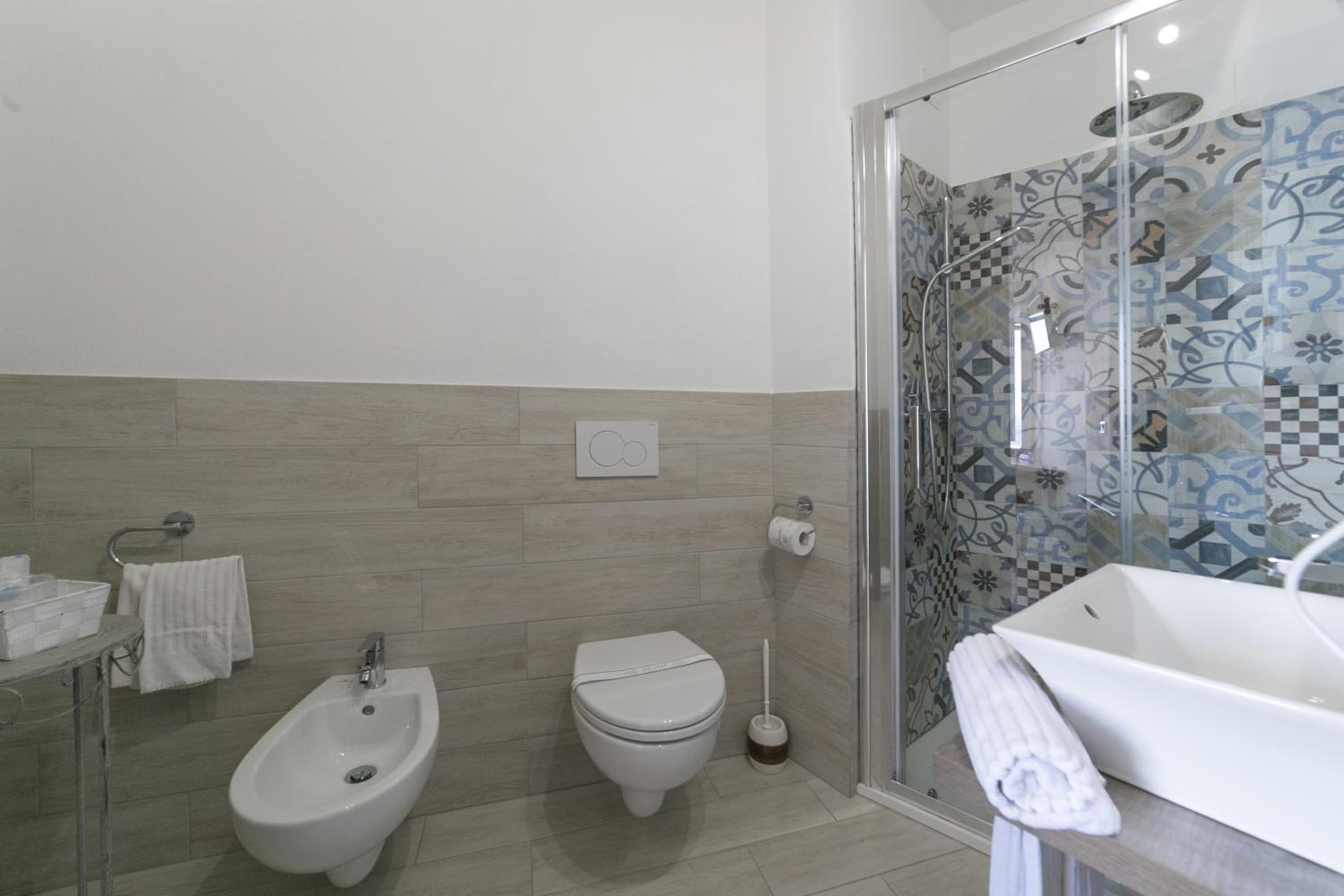 Economy Double Room with Sea View - Photo 2
