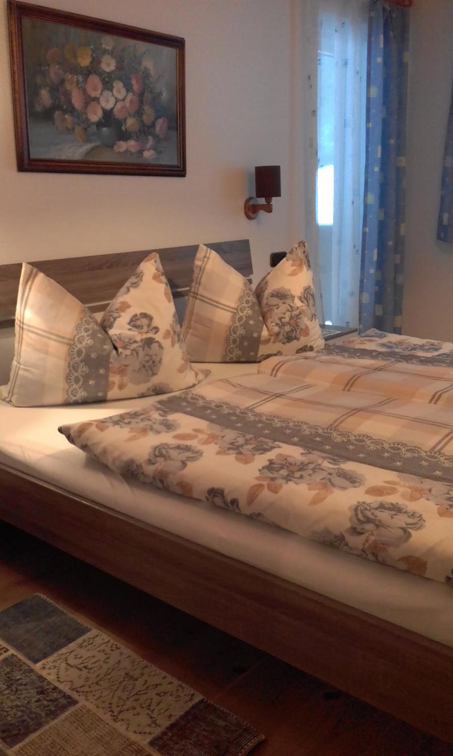 One-Bedroom Apartment - Photo 1