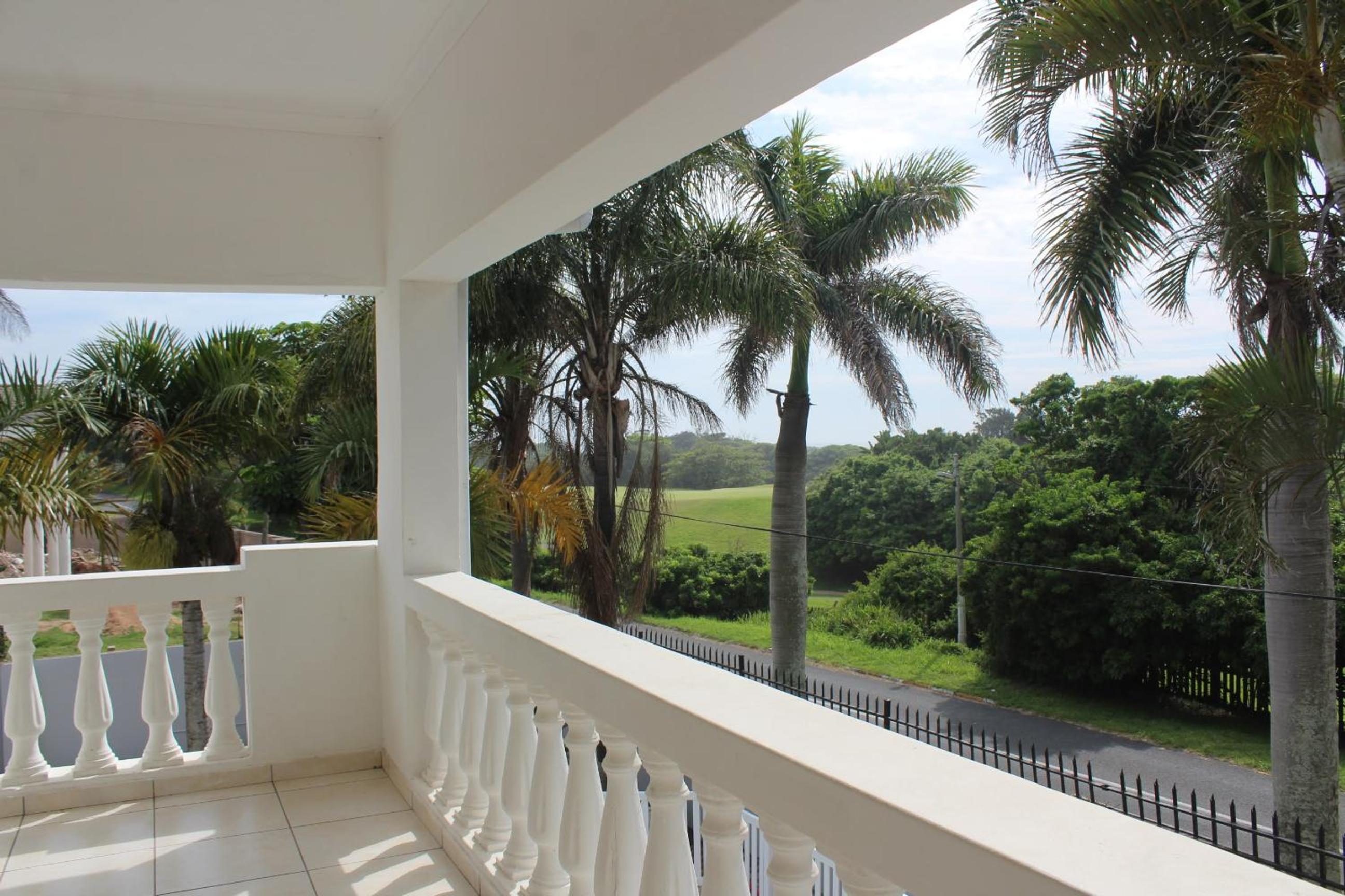 Six-Bedroom House - Photo 11