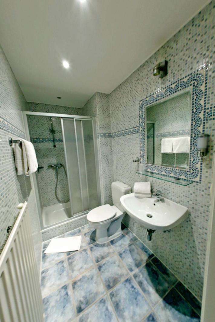Economy Double Room - Photo 2