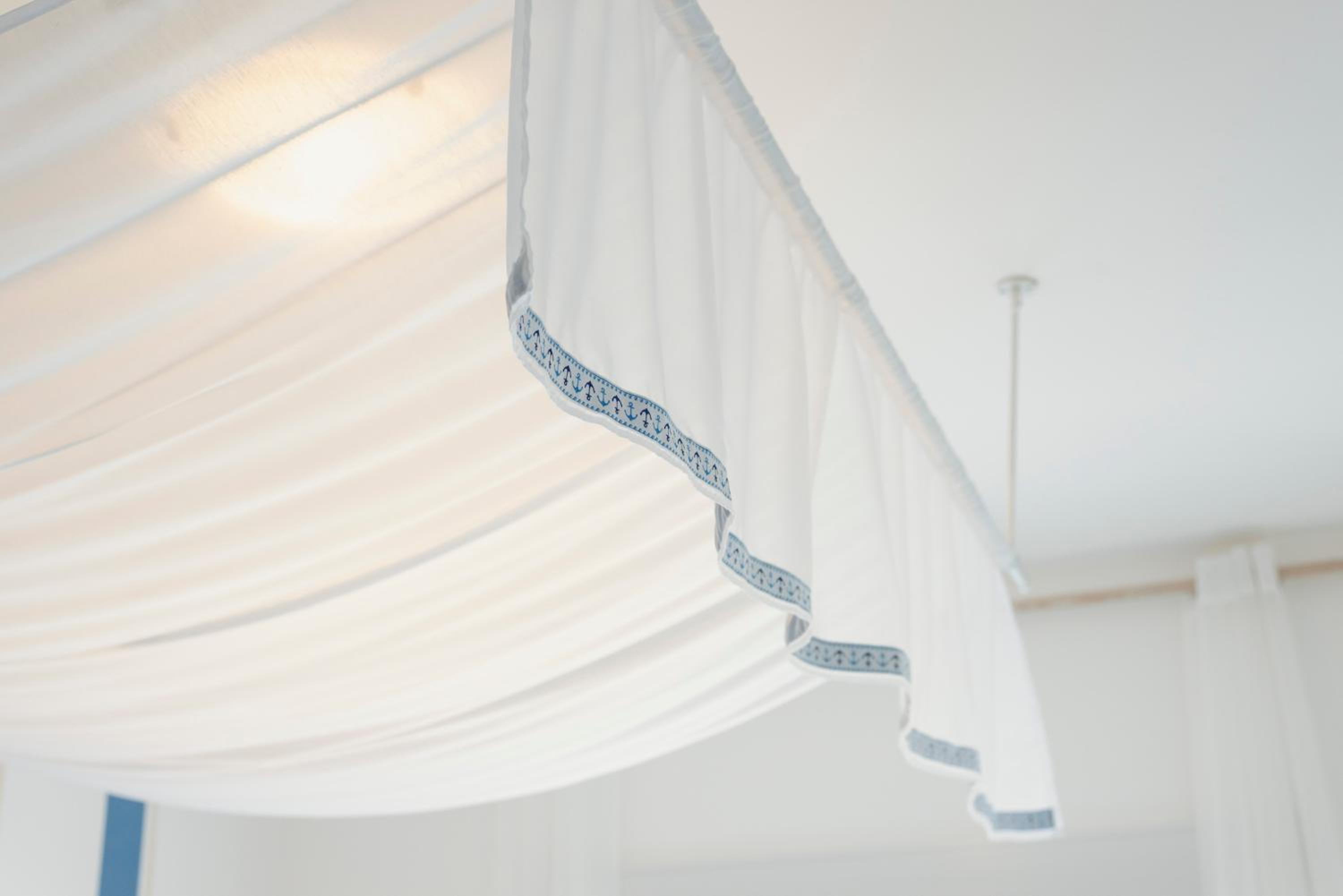 Standard King Room with Sea View - Photo 7