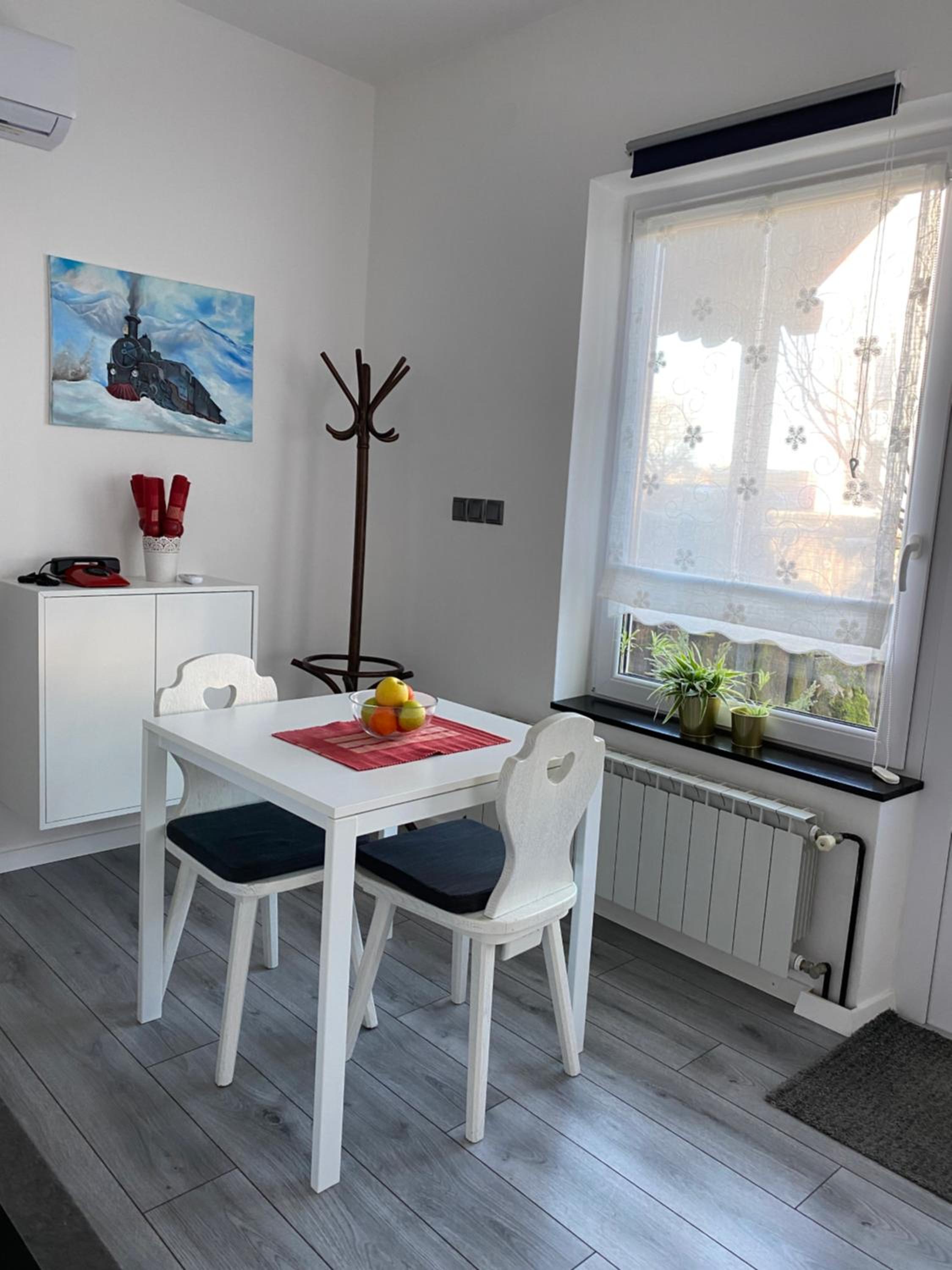 One-Bedroom Apartment - Photo 14