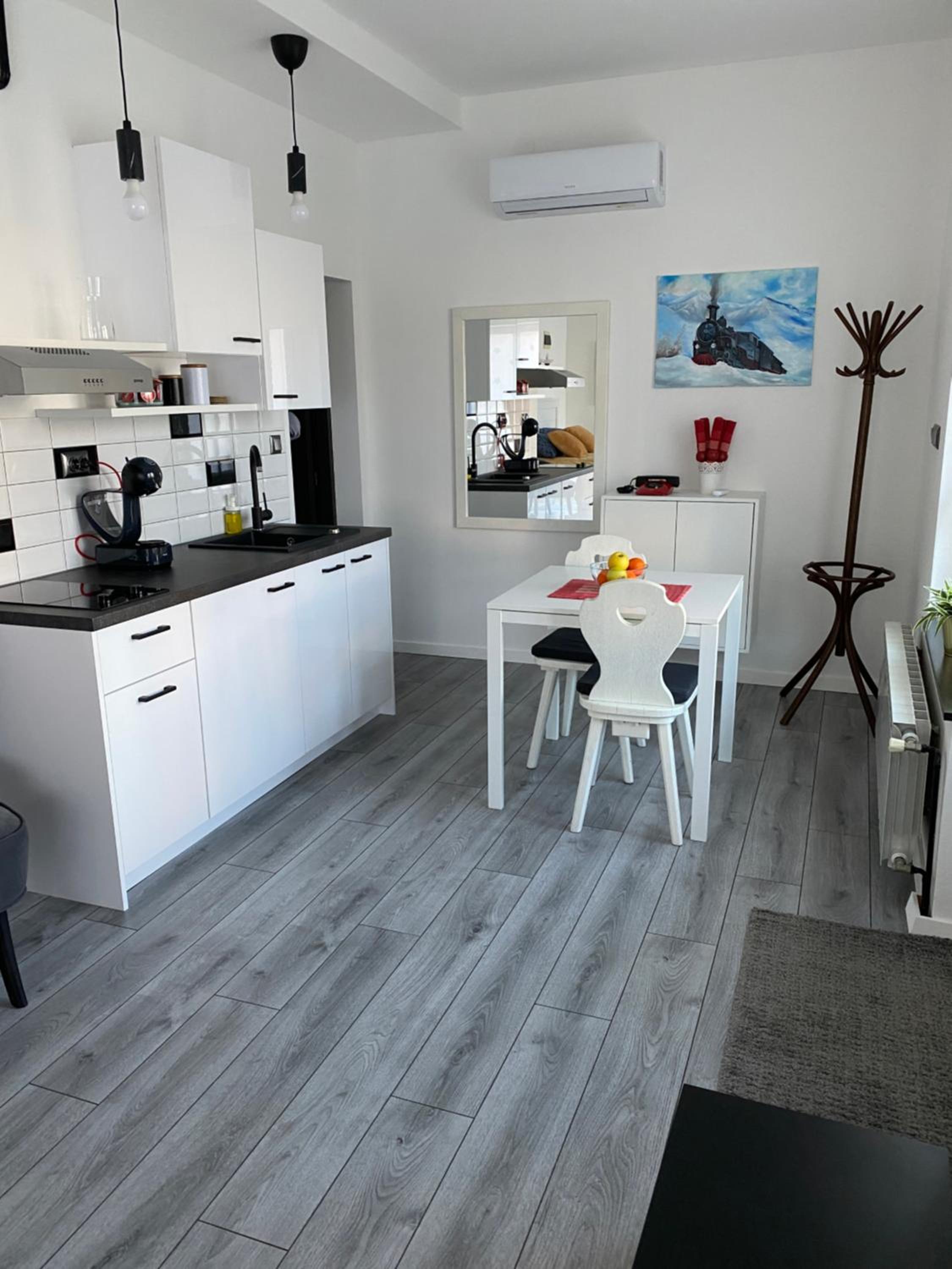 One-Bedroom Apartment - Photo 9