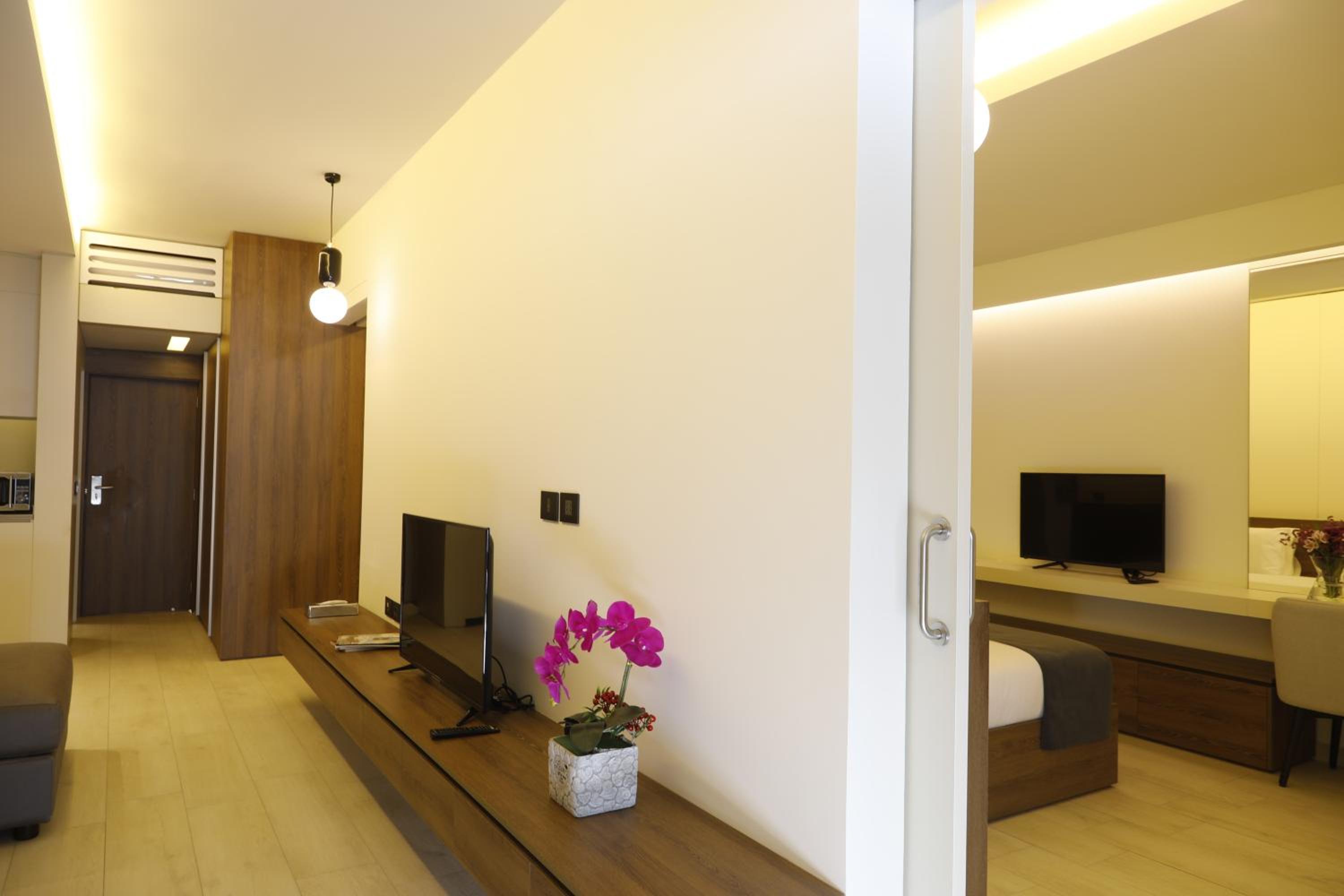 One-Bedroom Apartment - Non-Smoking photo 1