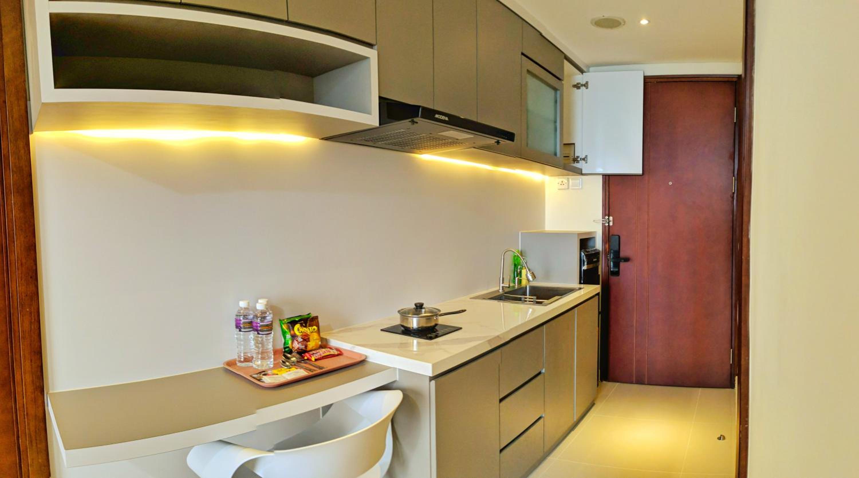 One-Bedroom Apartment - Photo 6