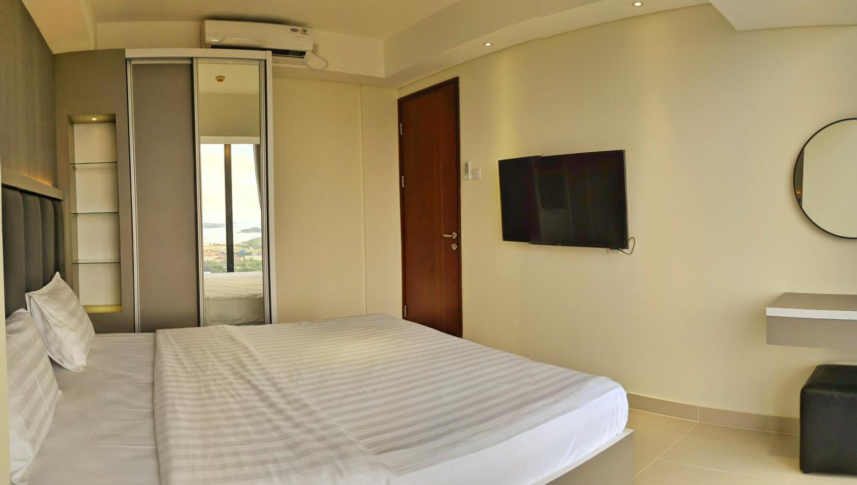 One-Bedroom Apartment - Photo 4