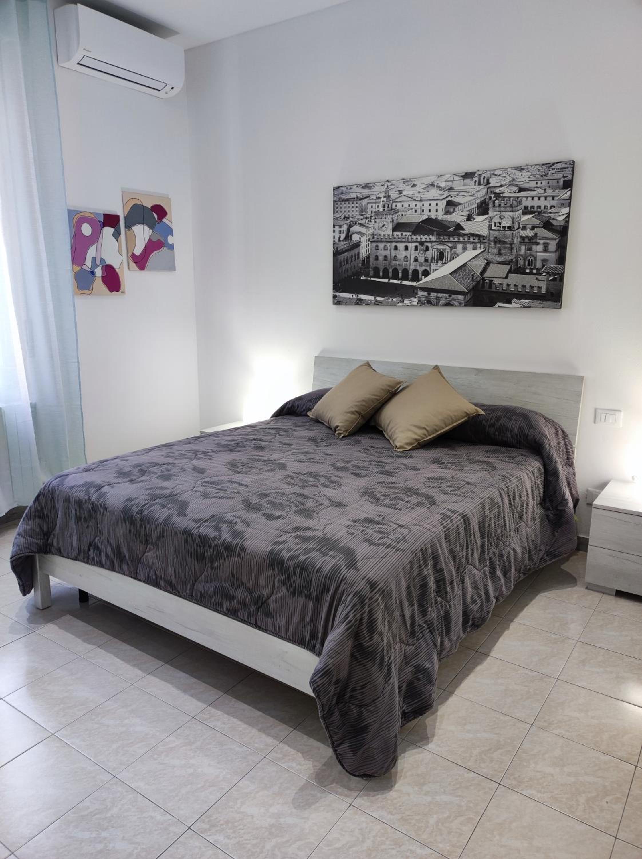 One-Bedroom Apartment - Photo 7