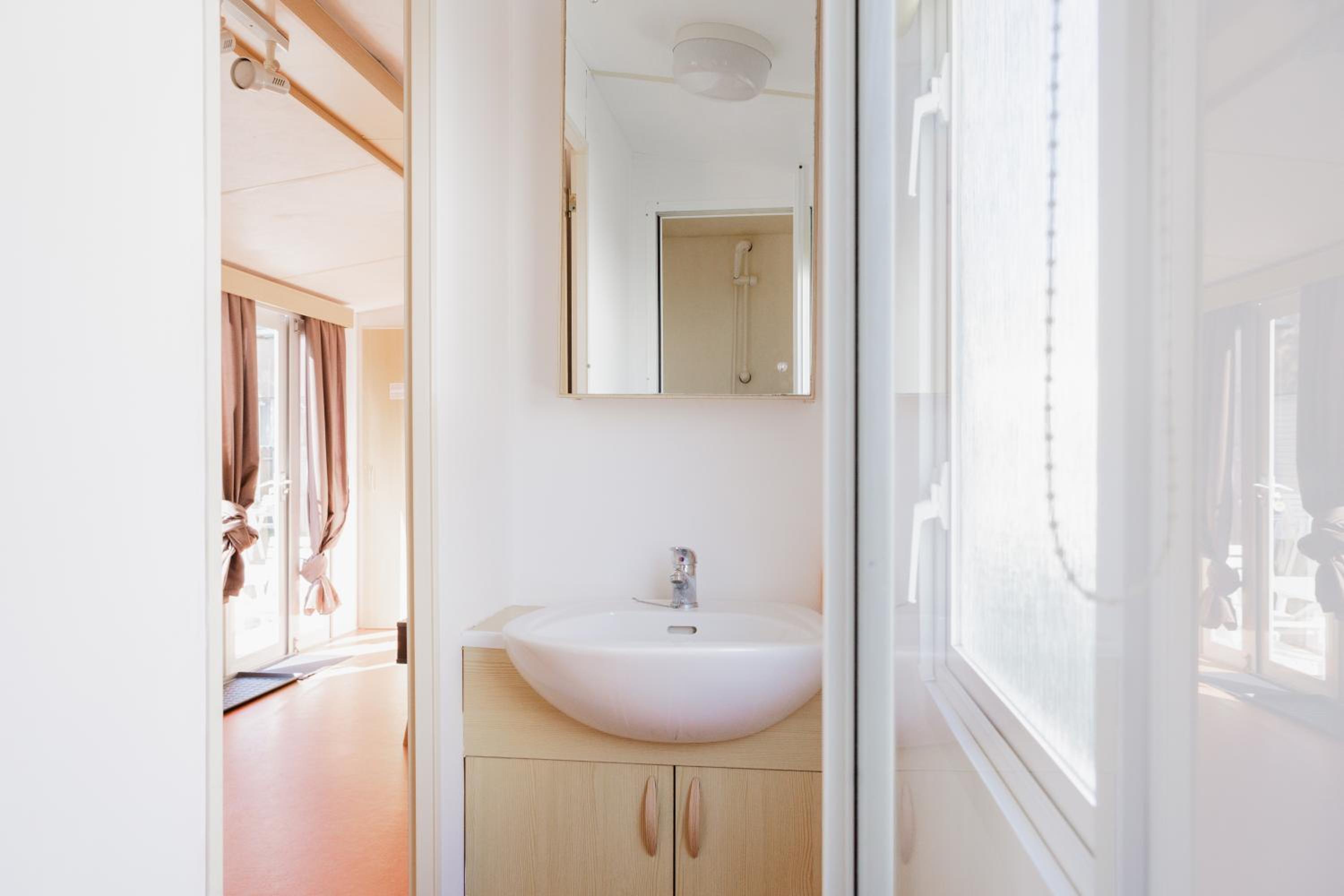 Mobile Home photo 3