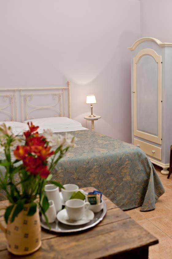 Double Room with Private Bathroom photo 3