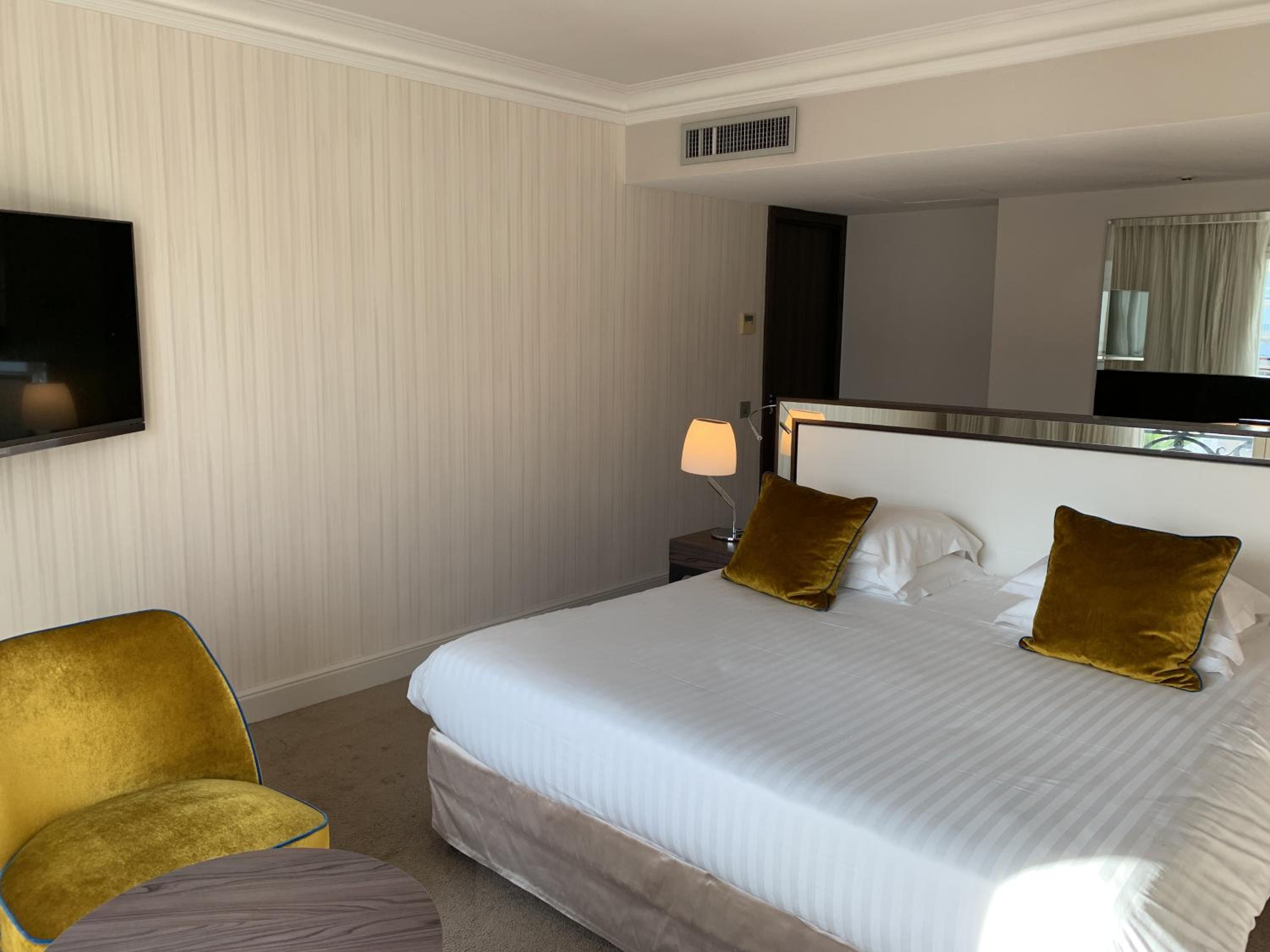 Junior Suite with Garden View - Photo 3