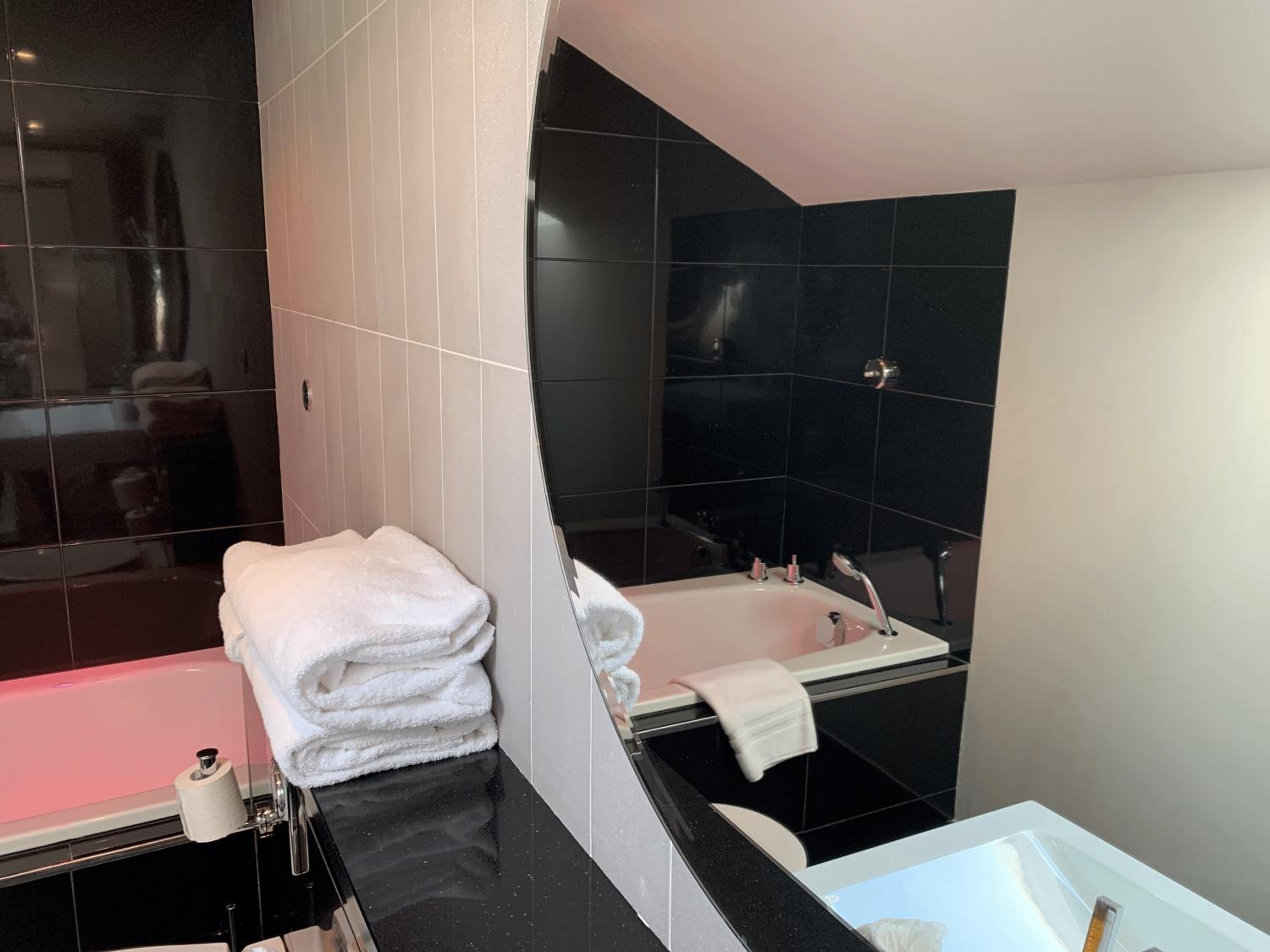 Junior Suite with Garden View - Photo 4