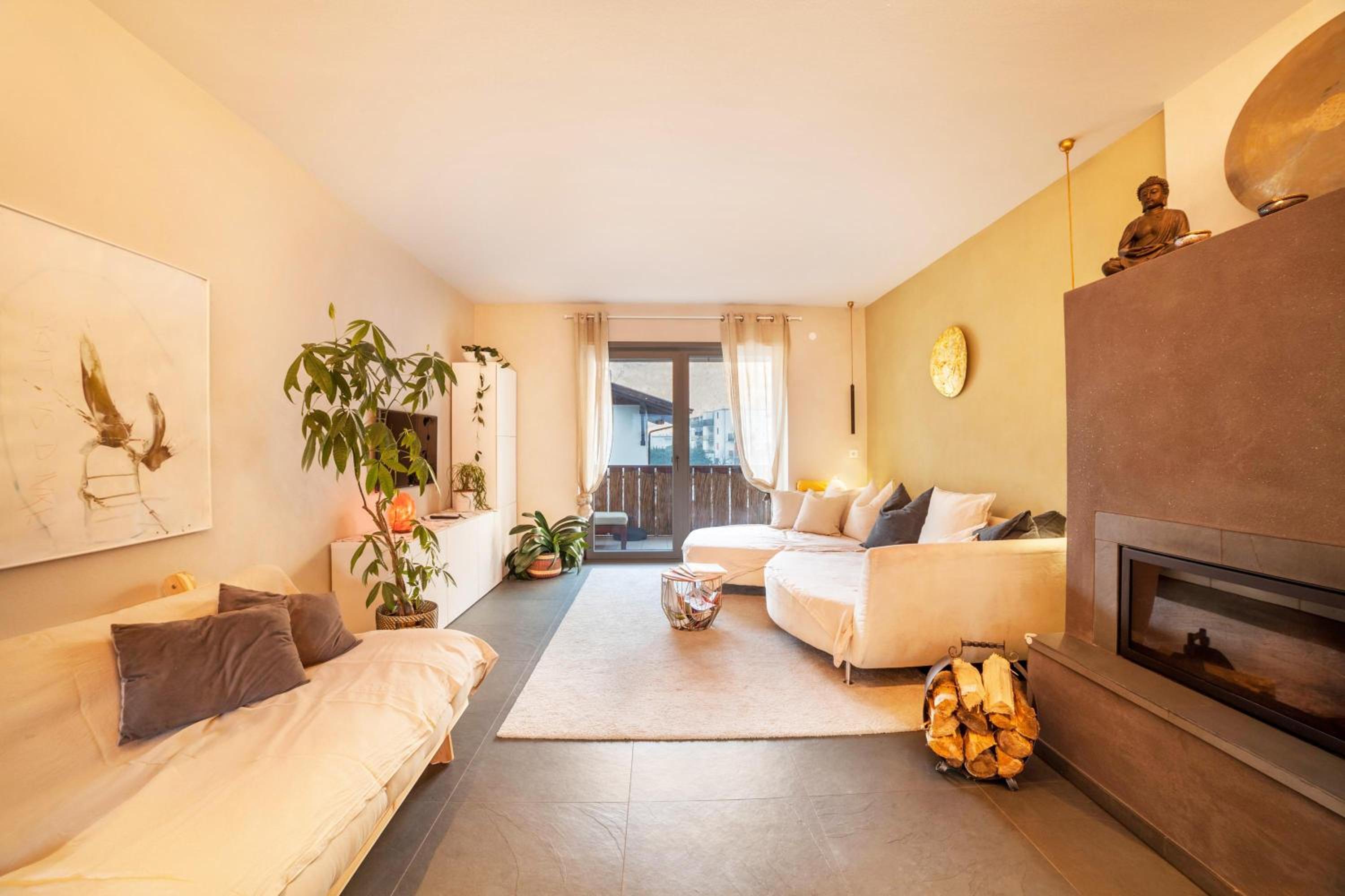 Two-Bedroom Deluxe Apartment with Garden View