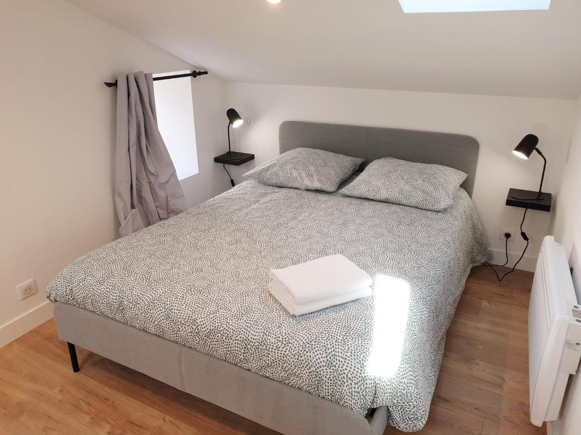 One-Bedroom Apartment - Photo 5