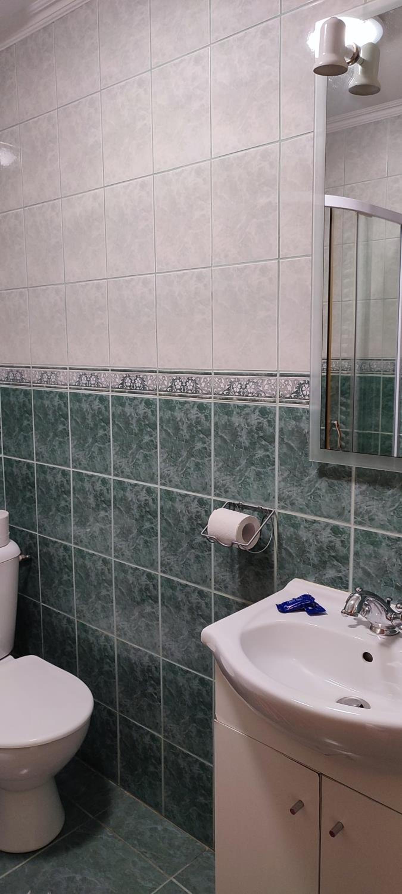 Double Room with Private Bathroom - Photo 2