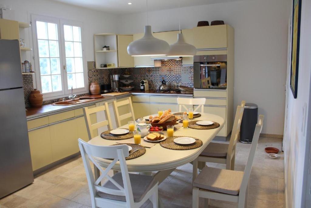 Villa with Sea View photo 2
