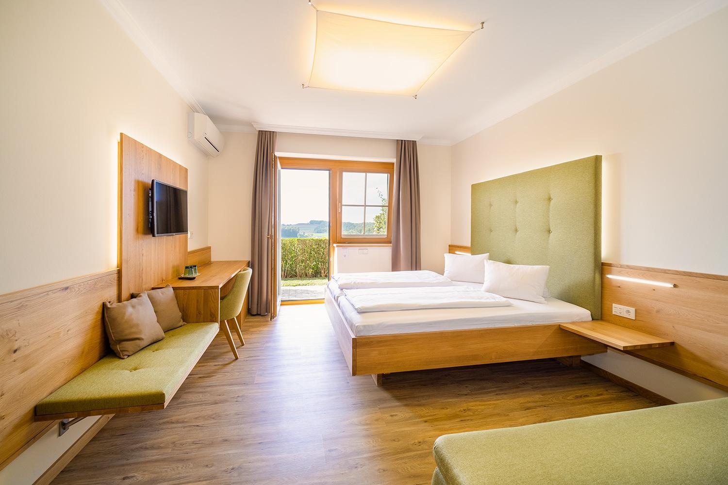 Deluxe Double or Twin Room with Garden View photo 2