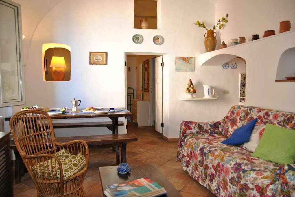 One-Bedroom House photo 1