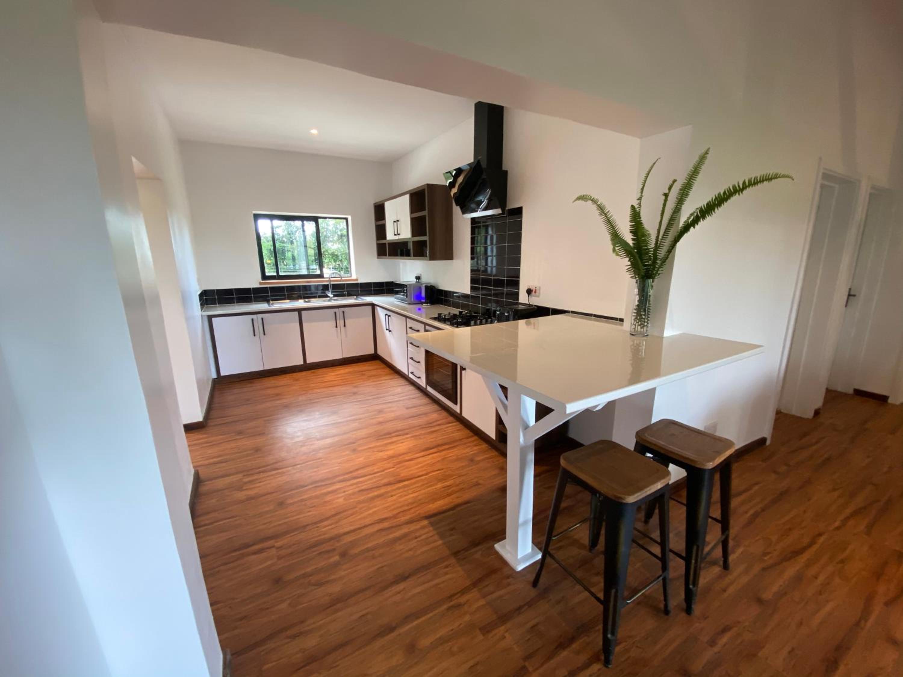 Two-Bedroom House - Photo 11