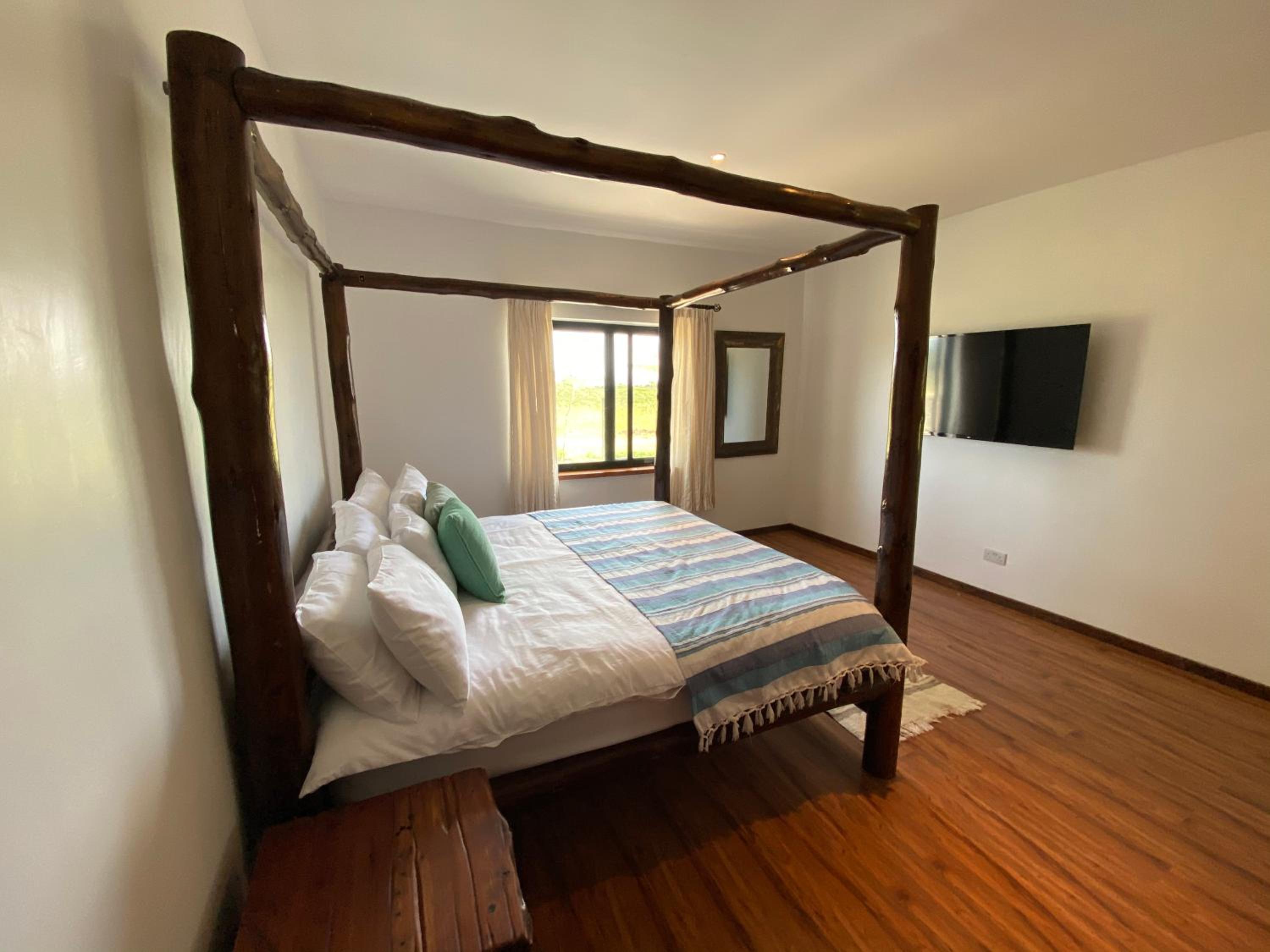 Two-Bedroom House - Photo 3