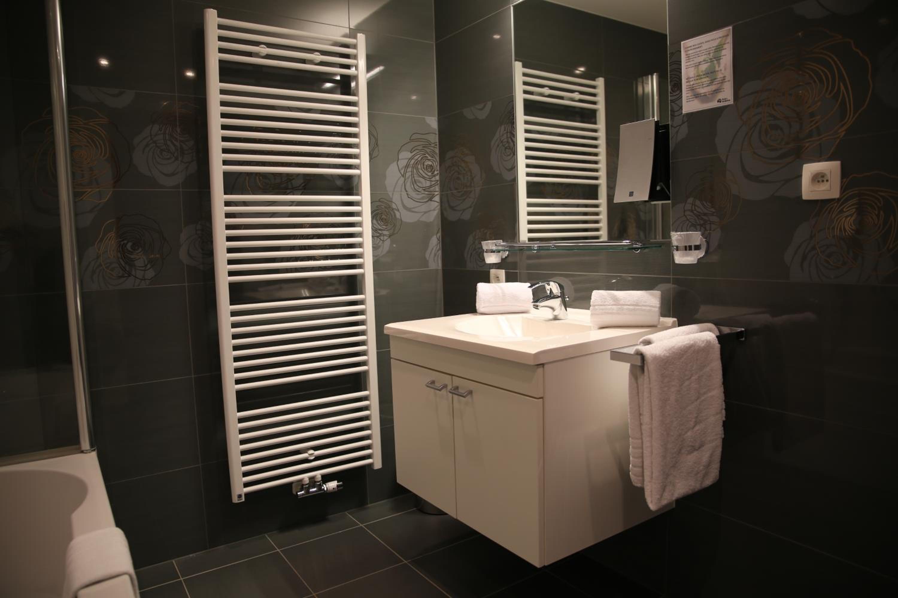 Double or Twin Room photo 2