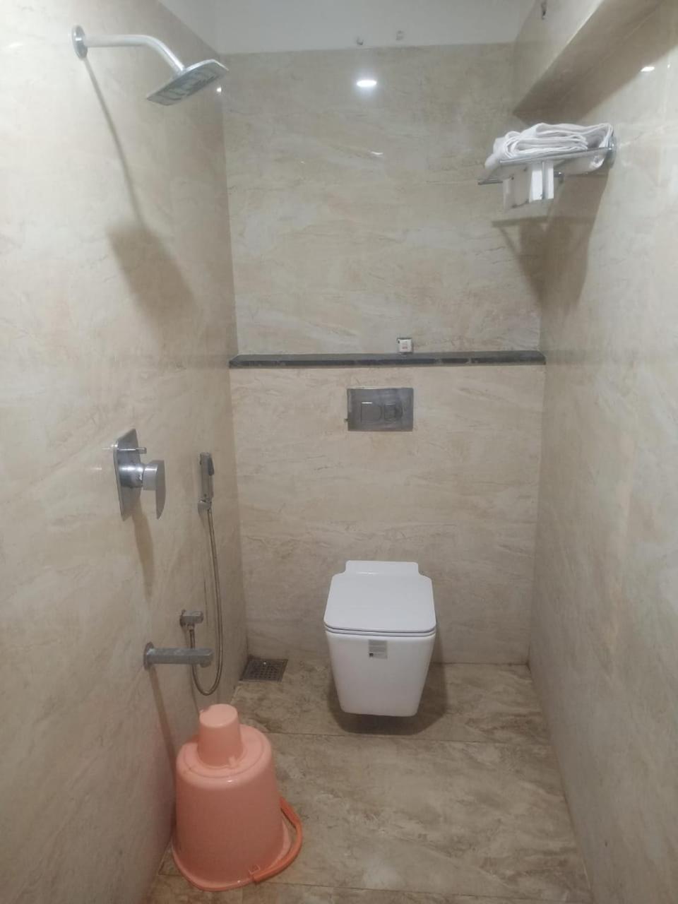 Deluxe Double Room (2 Adults + 1 Child) photo 2