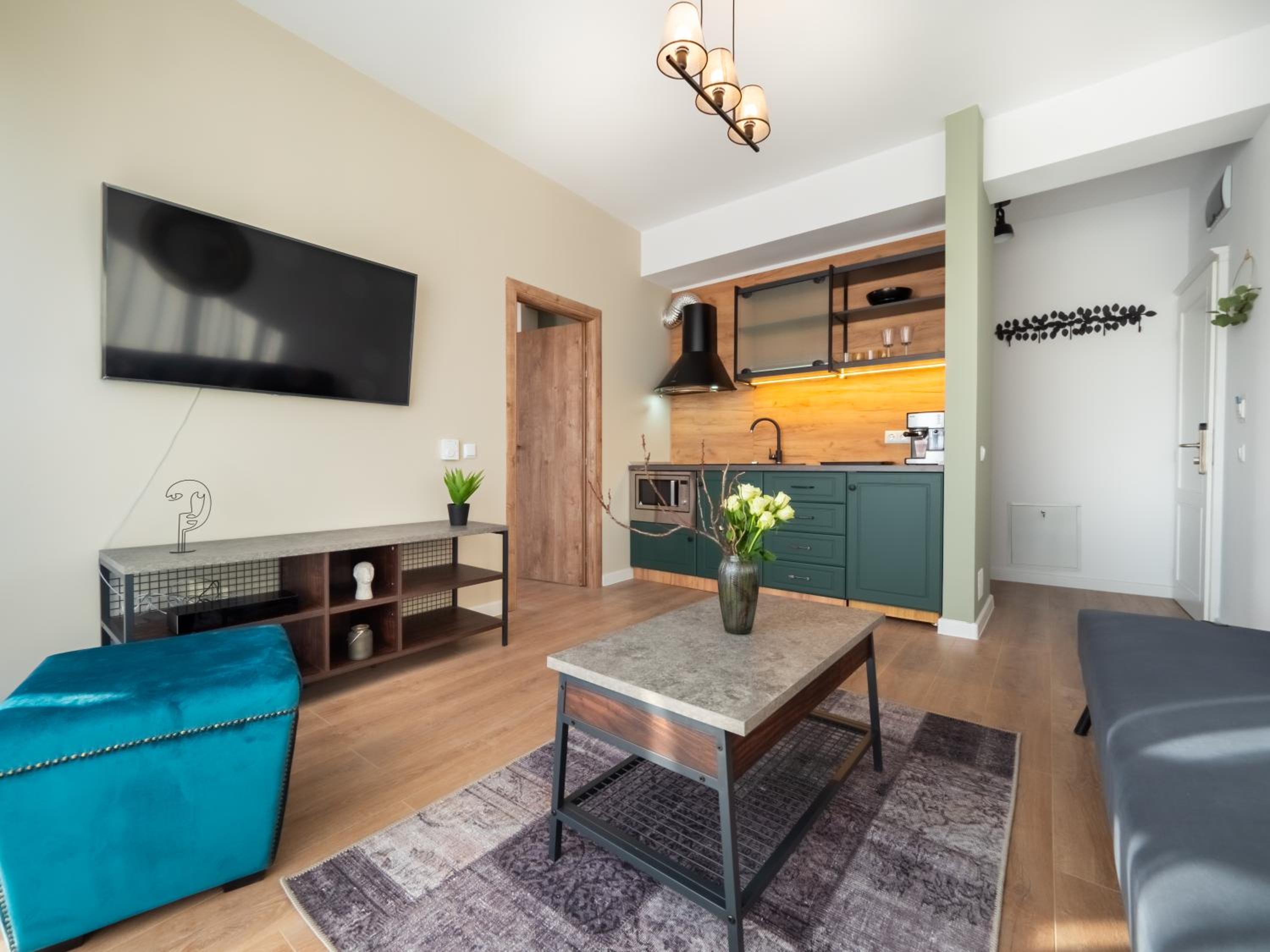 One-Bedroom Apartment - Photo 11