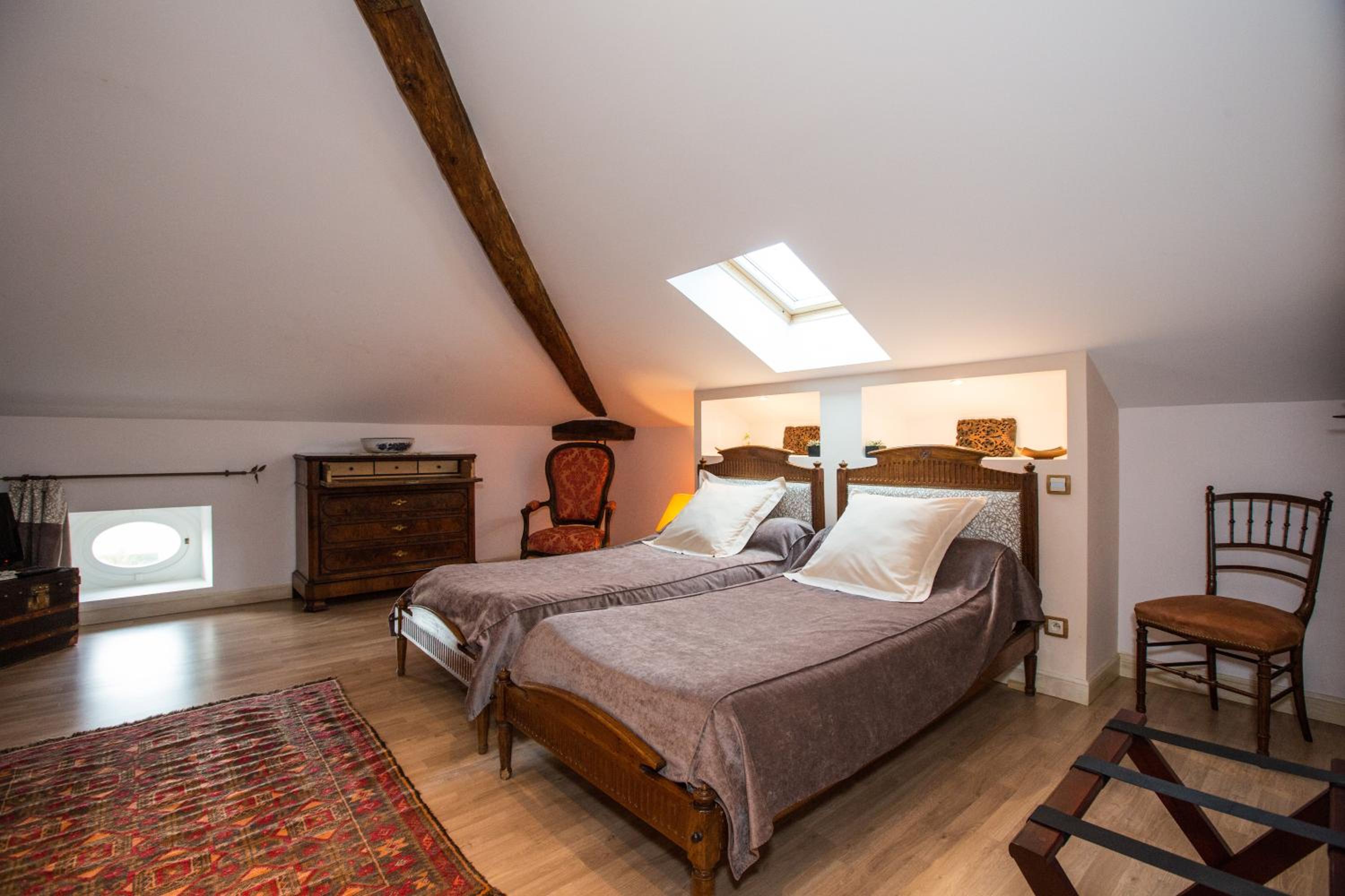 Twin Room with Private Bathroom - Photo 1
