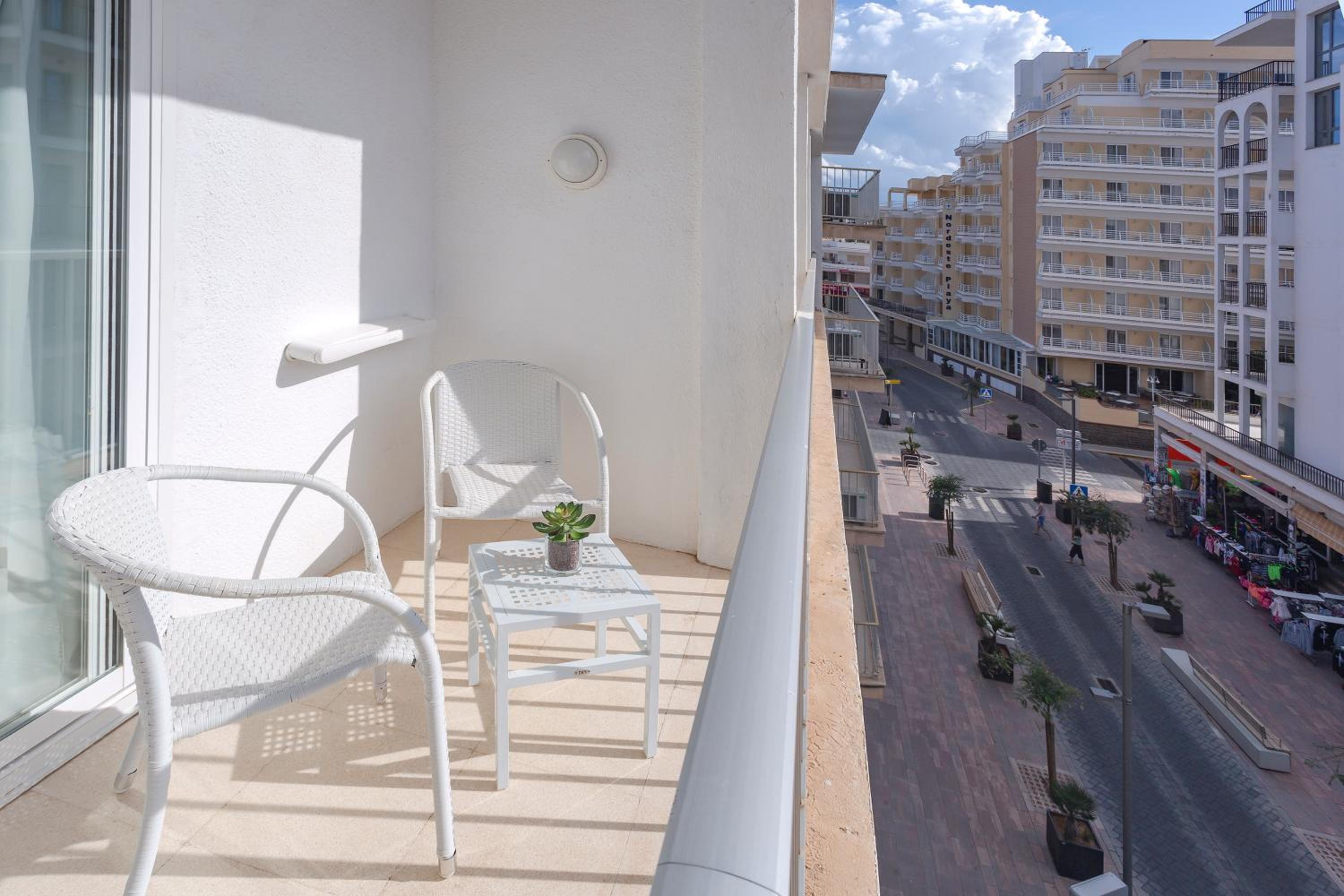 Double Room with Balcony photo 3