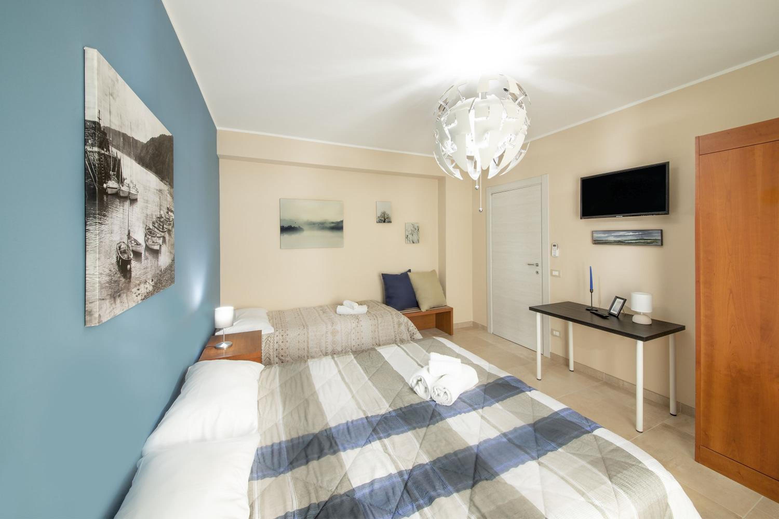 Triple Room with Private Bathroom - Photo 15