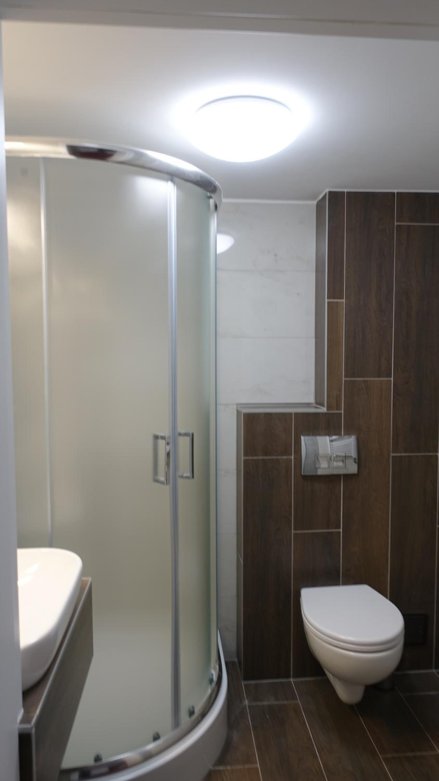 Triple Room with Private Bathroom - Photo 7