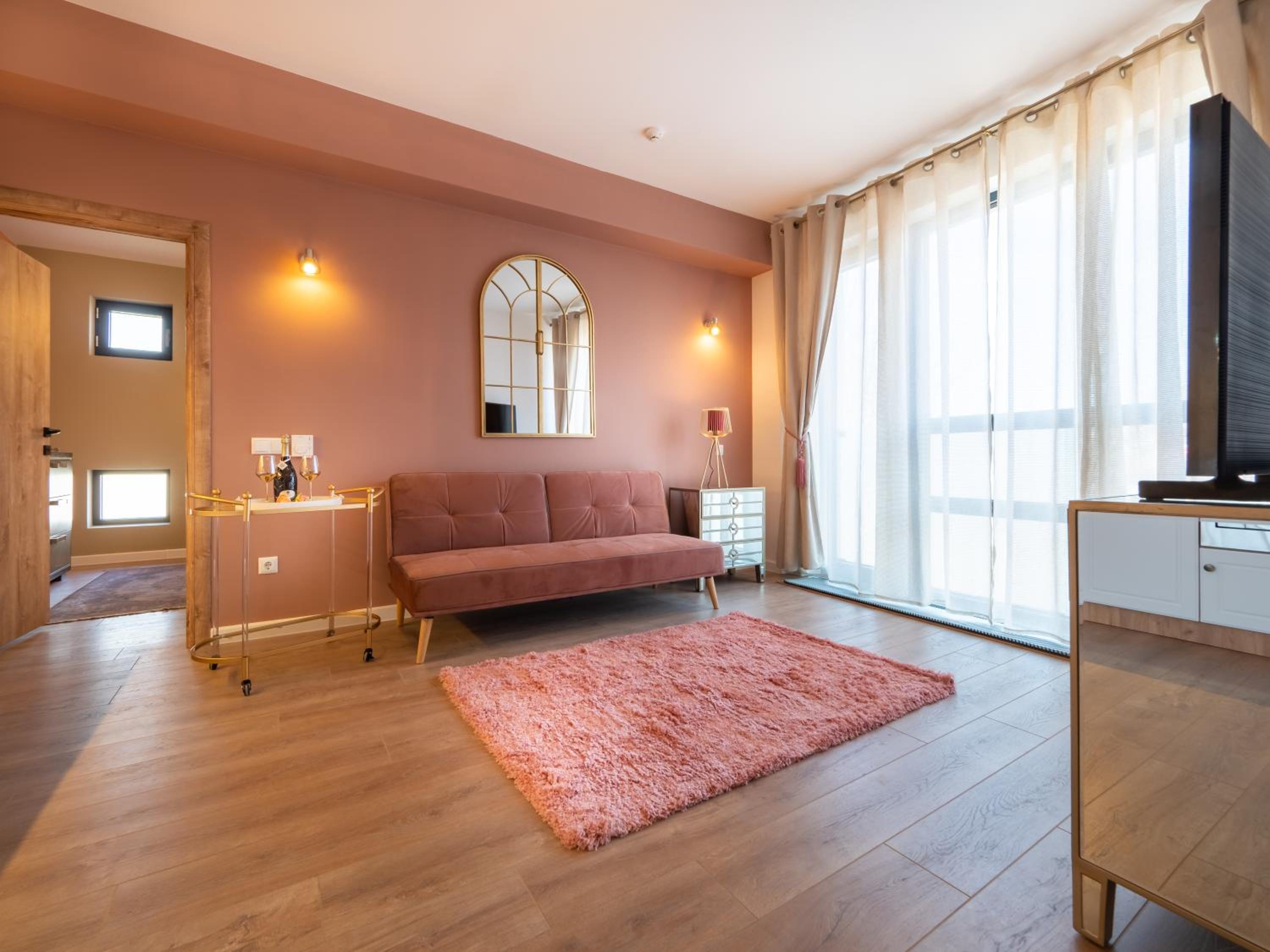Deluxe Apartment