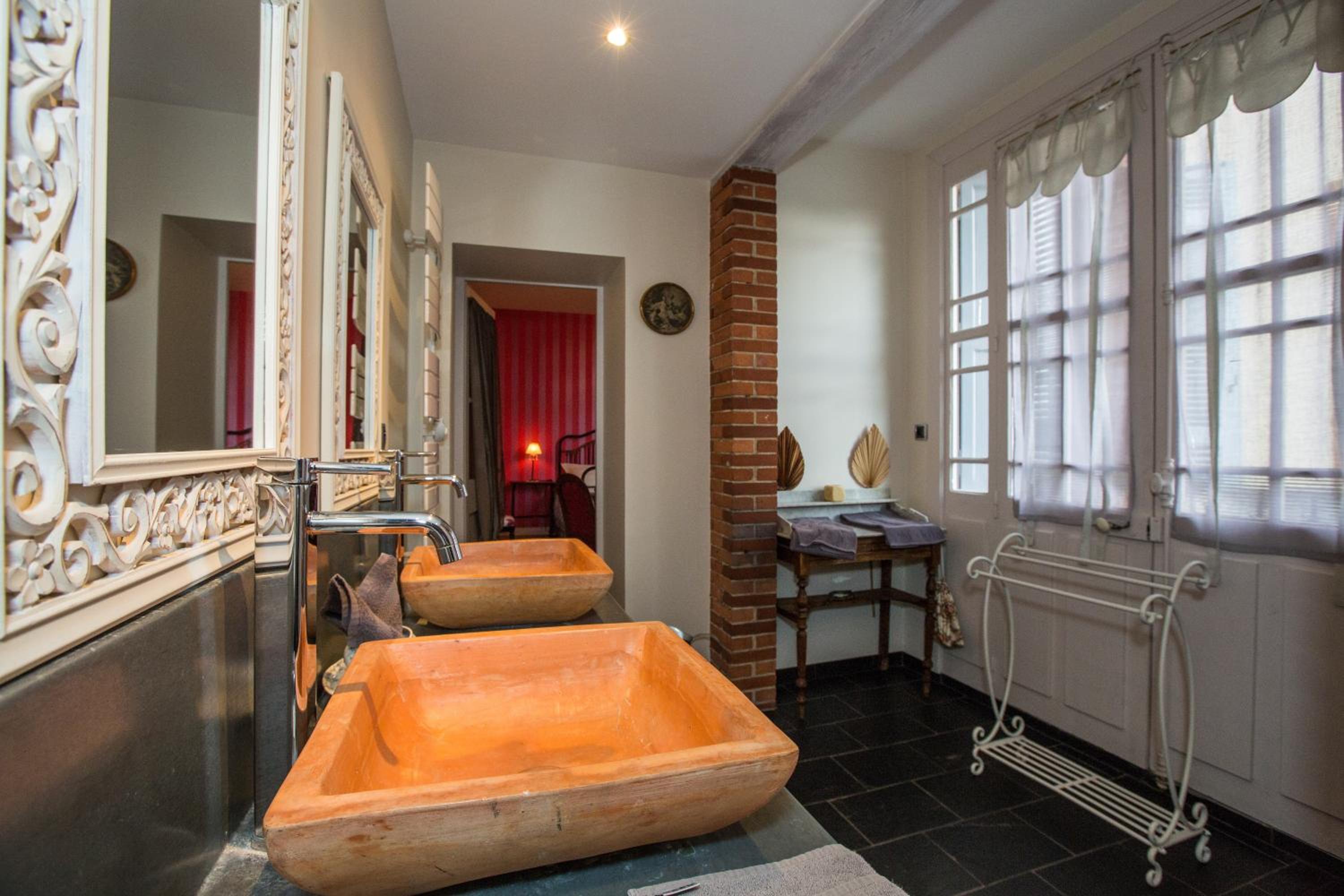Small Double Room - Photo 3